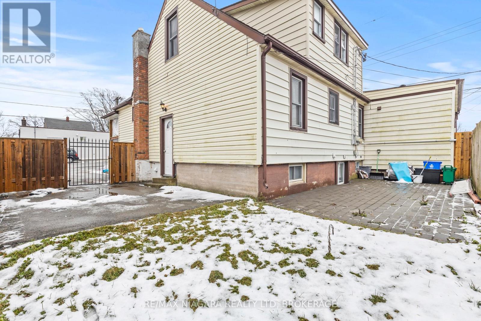 Photo 10 of 130 Killaly Street E, Port Colborne ON
