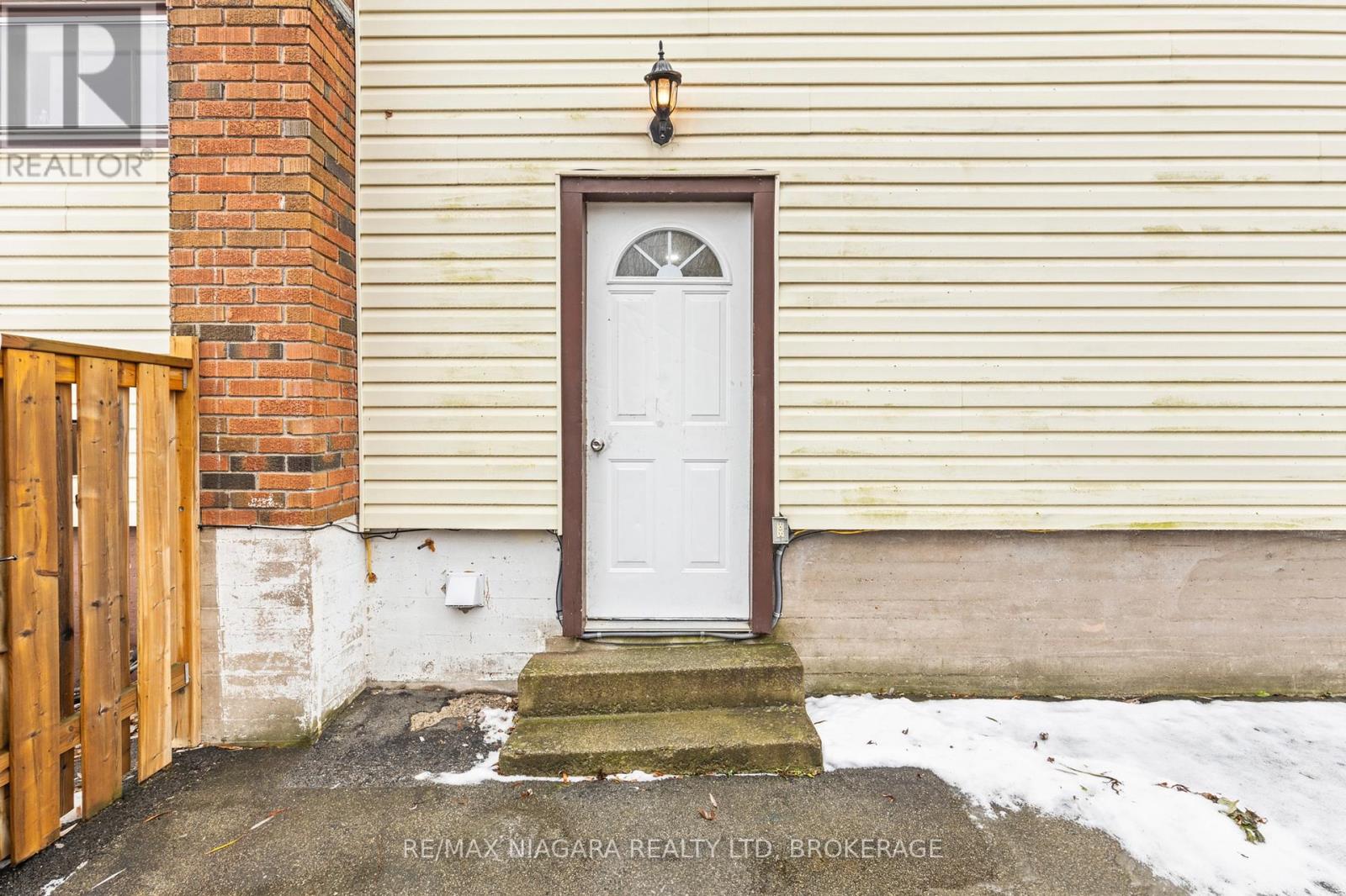 Photo 11 of 130 Killaly Street E, Port Colborne ON