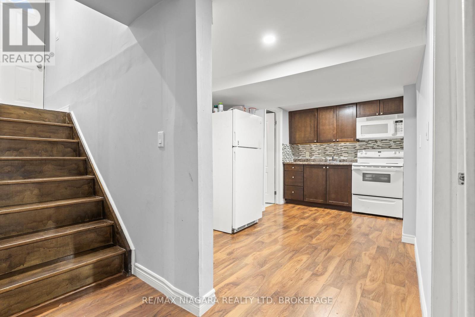 Photo 12 of 130 Killaly Street E, Port Colborne ON