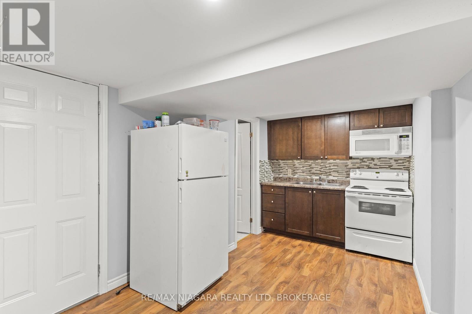 Photo 13 of 130 Killaly Street E, Port Colborne ON