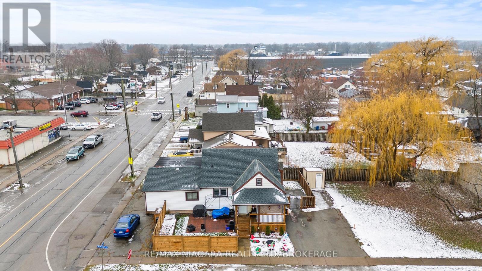 Photo 2 of 130 Killaly Street E, Port Colborne ON