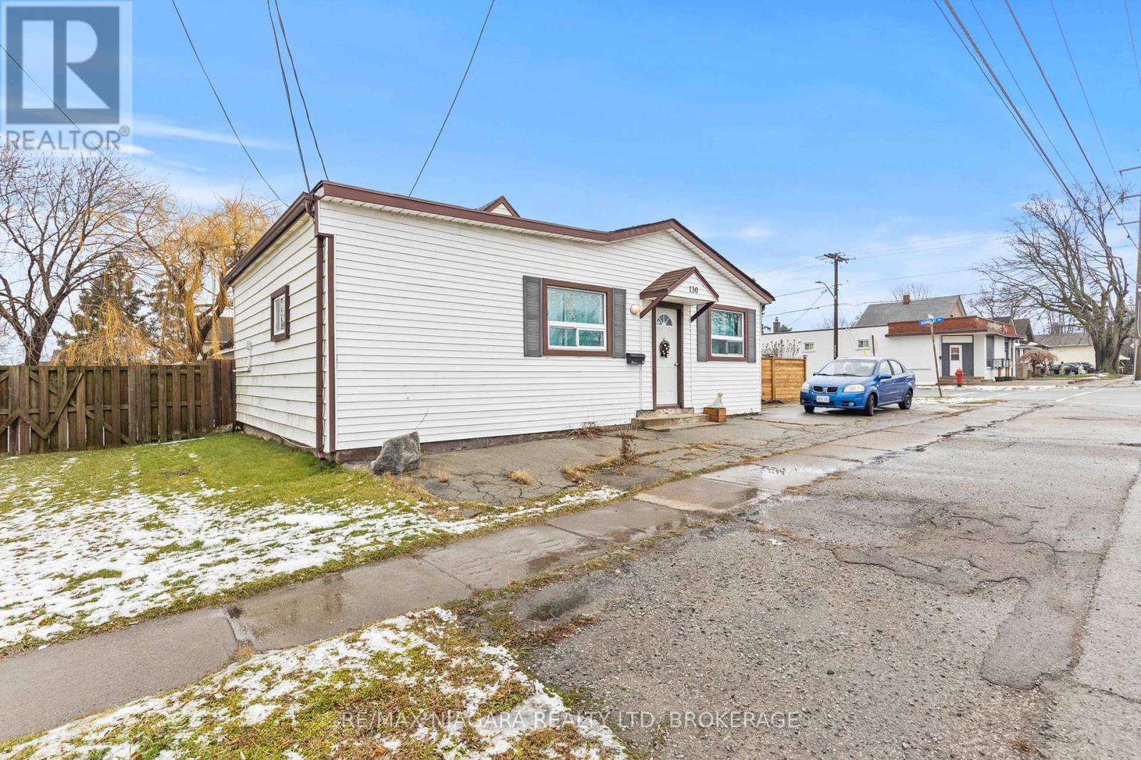 Photo 5 of 130 Killaly Street E, Port Colborne ON