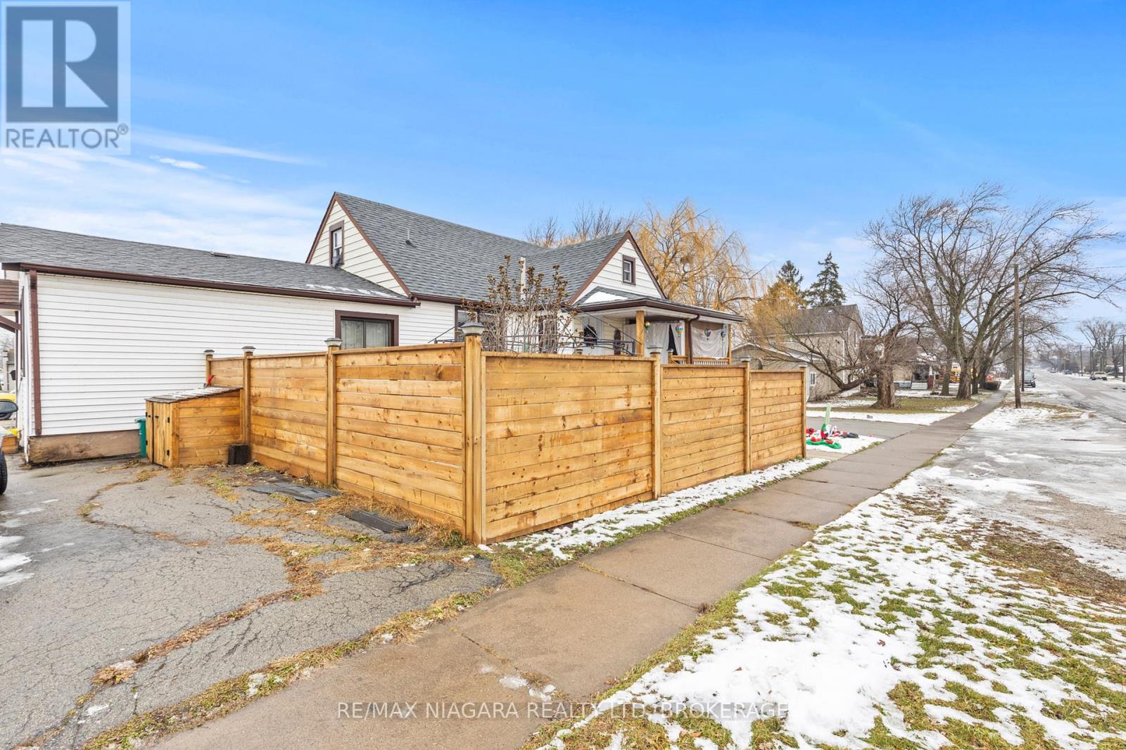 Photo 6 of 130 Killaly Street E, Port Colborne ON