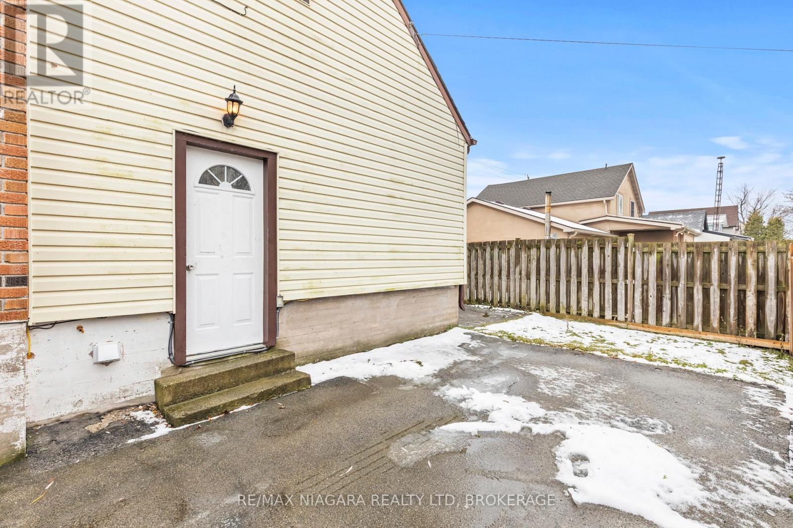 Photo 9 of 130 Killaly Street E, Port Colborne ON