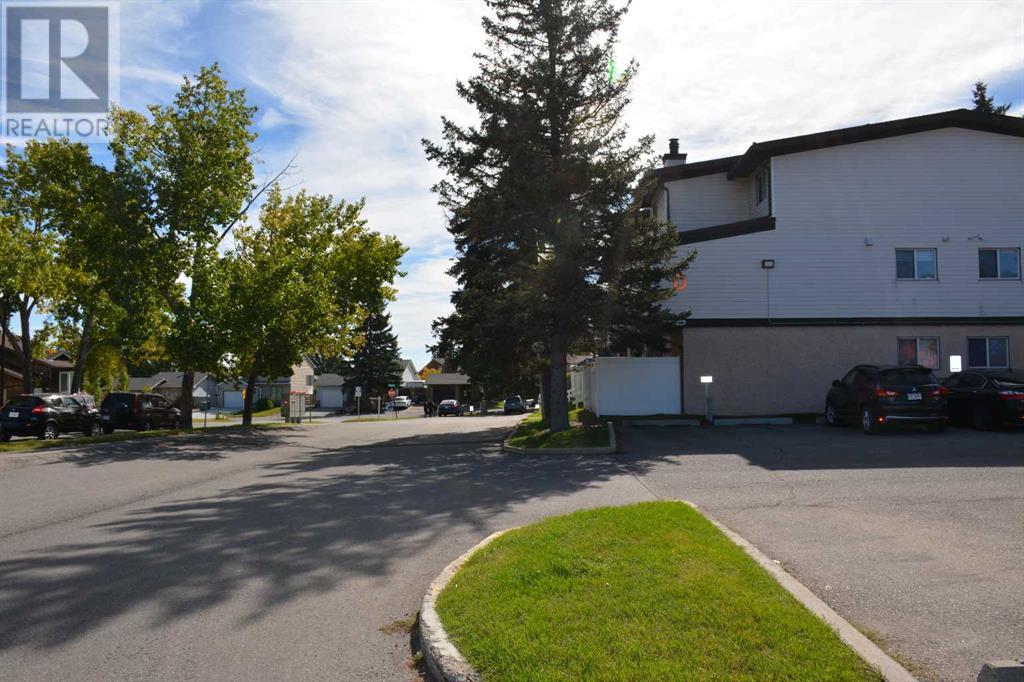 Single Family House for Sale in   Fonda Way SE Forest Heights Calgary 