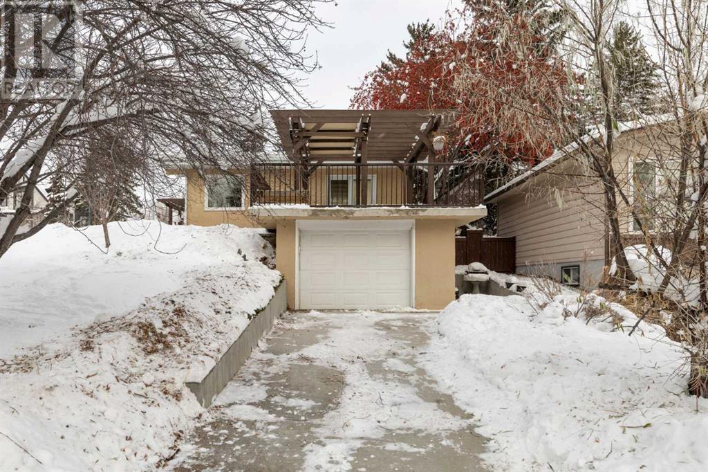 Single Family House 4 Level for Sale in  Chippewa Road NW Charleswood Calgary 