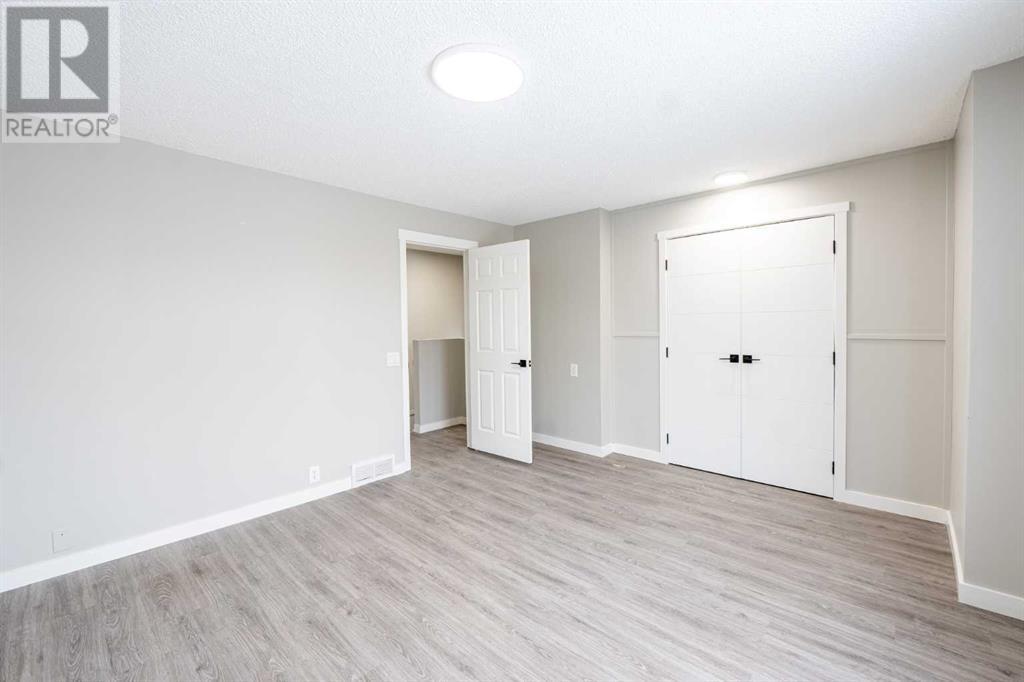 Single Family House for Sale in  Falshire Drive NE Falconridge Calgary 