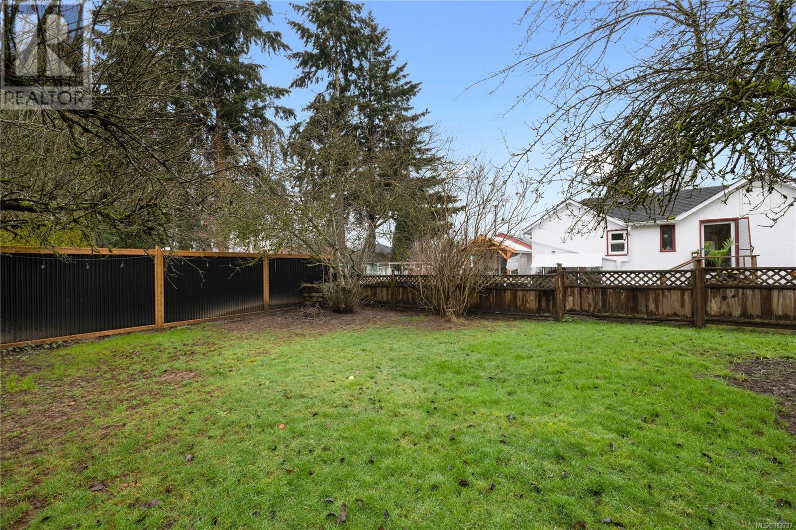 476 Howard Ave, Duncan