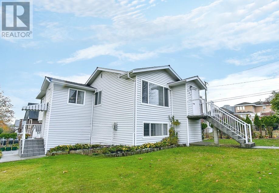 881 MACDONALD AVENUE, Burnaby