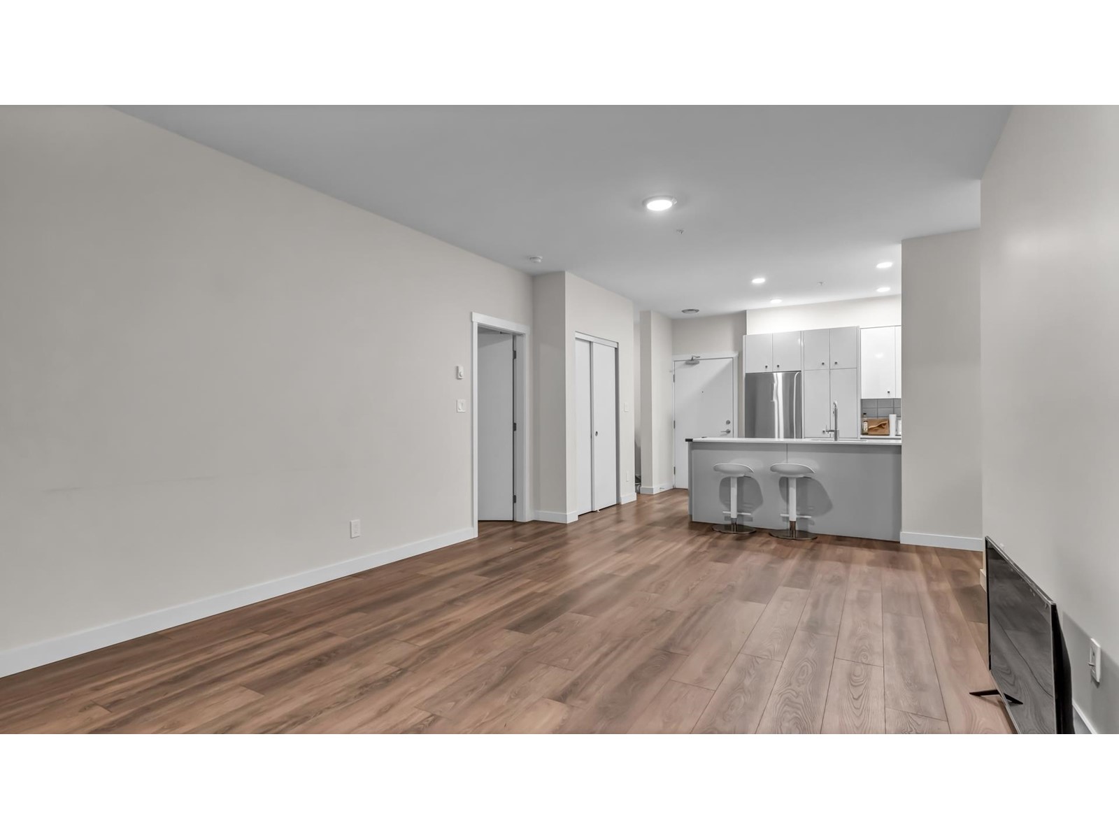 102 10838 WHALLEY BOULEVARD, Surrey