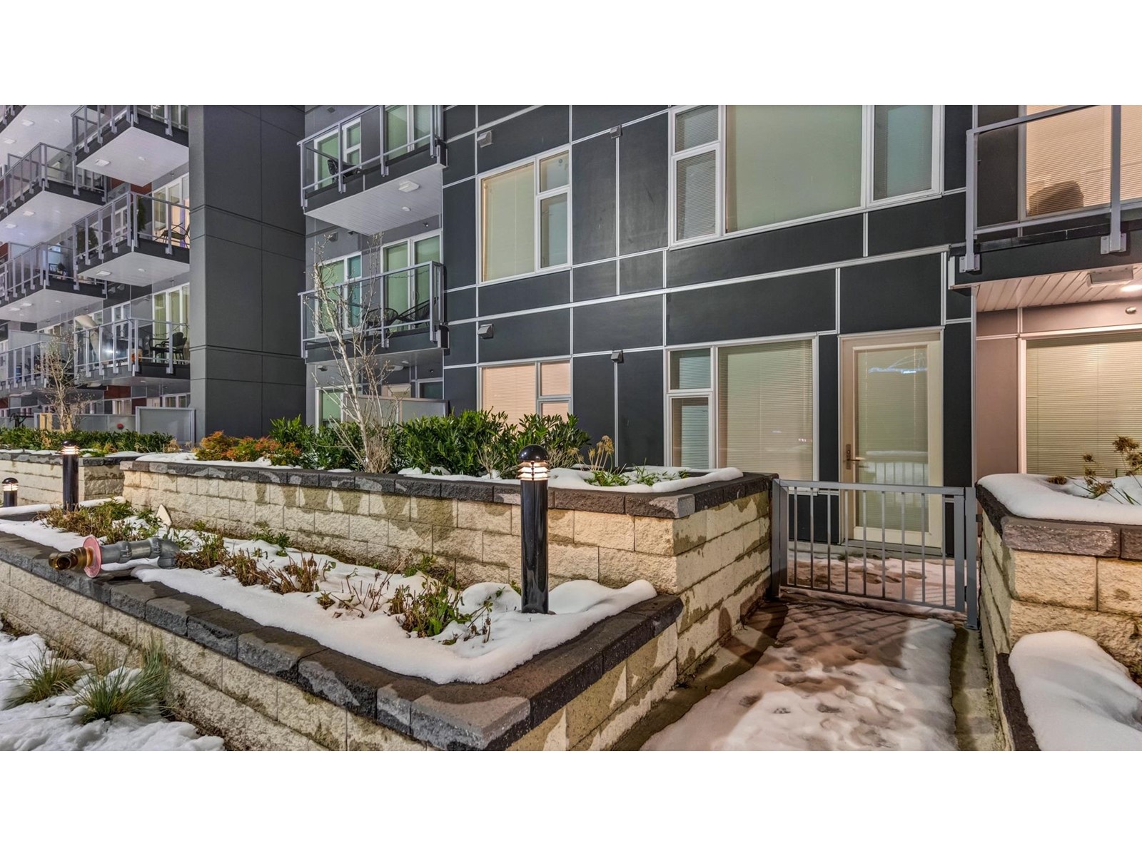 102 10838 WHALLEY BOULEVARD, Surrey