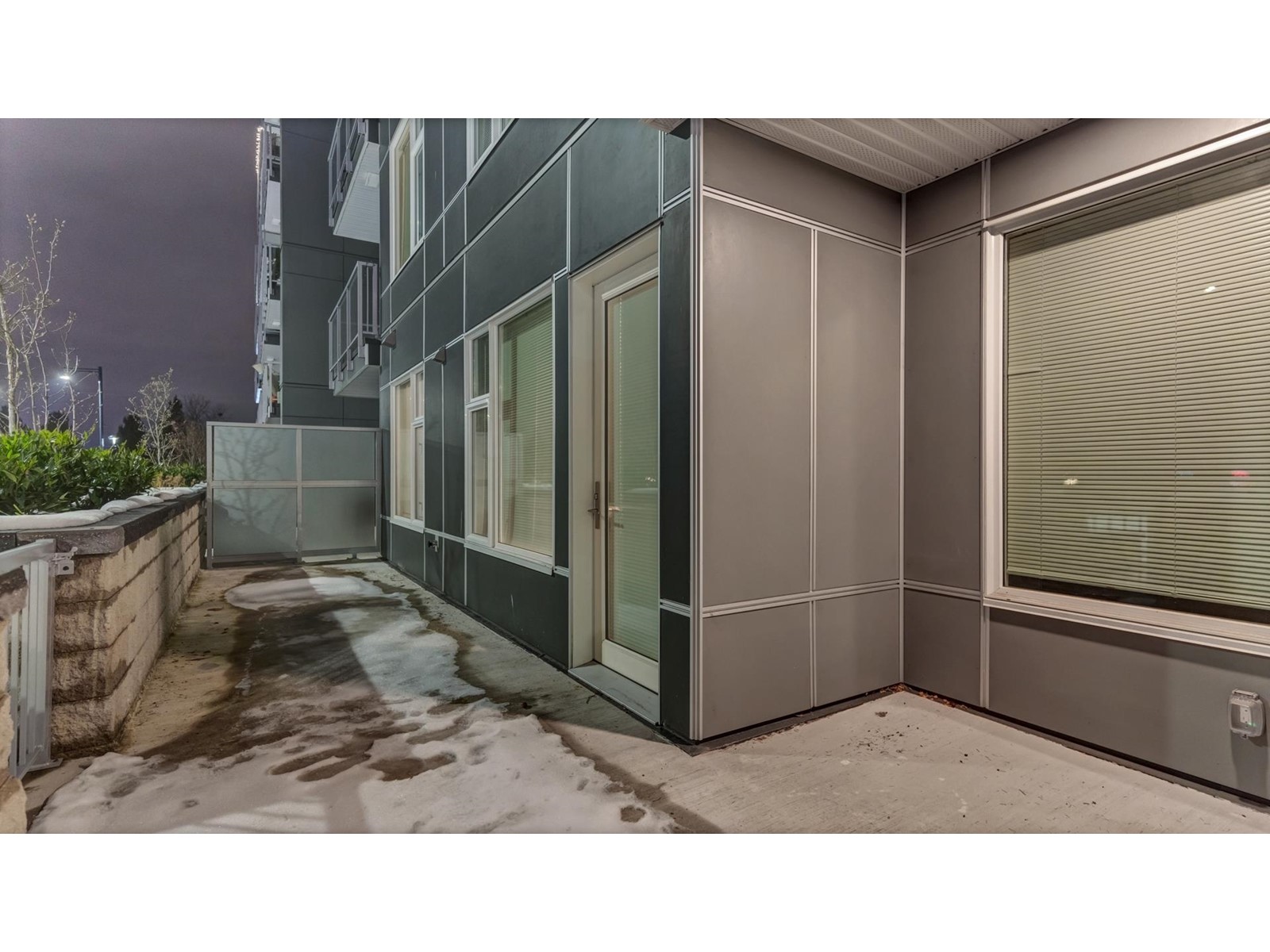 102 10838 WHALLEY BOULEVARD, Surrey