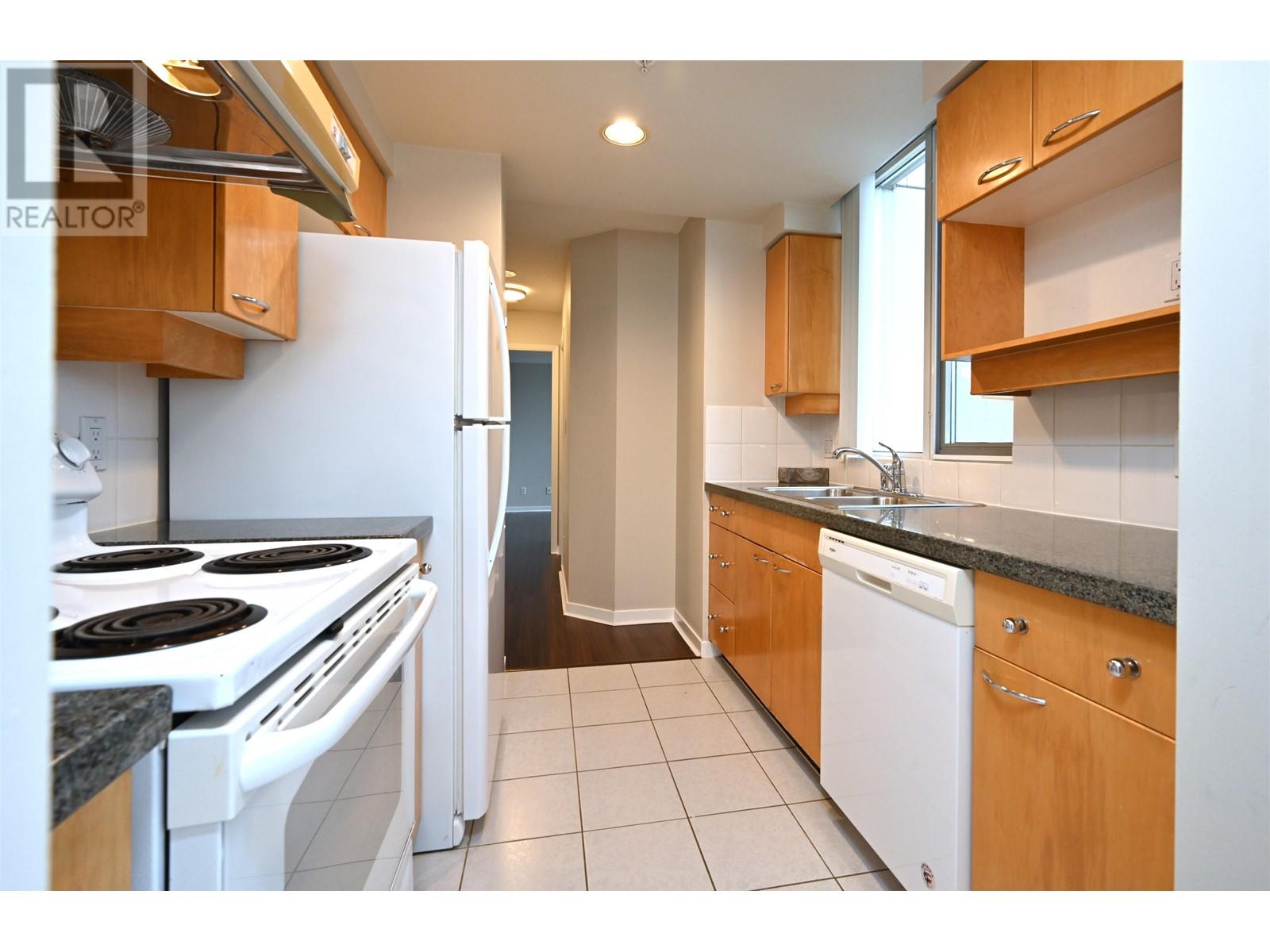 2002 1201 MARINASIDE CRESCENT, Vancouver real estate listing R2953499