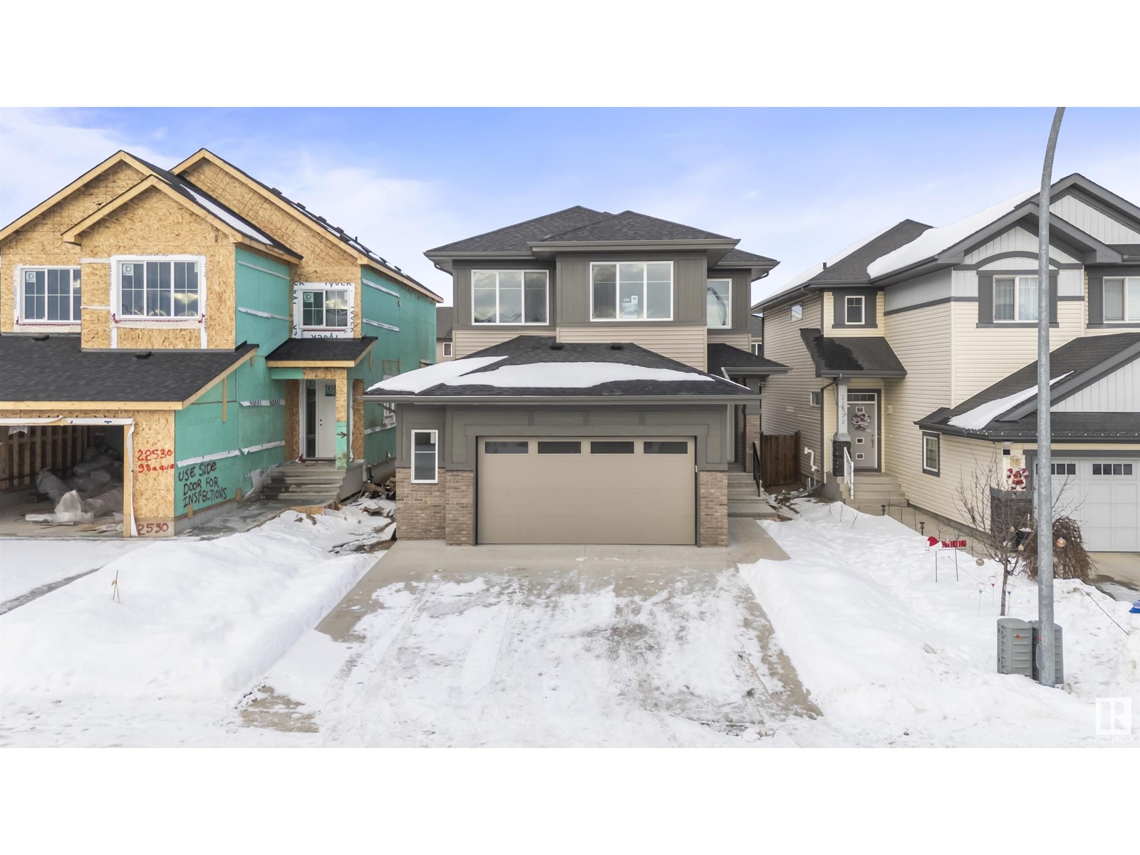 22526 98A AV NW, Edmonton