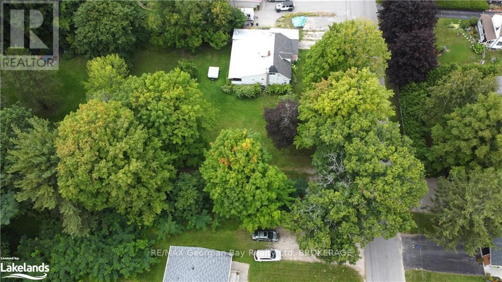 Photo 2 of 284 Church Street, Penetanguishene ON