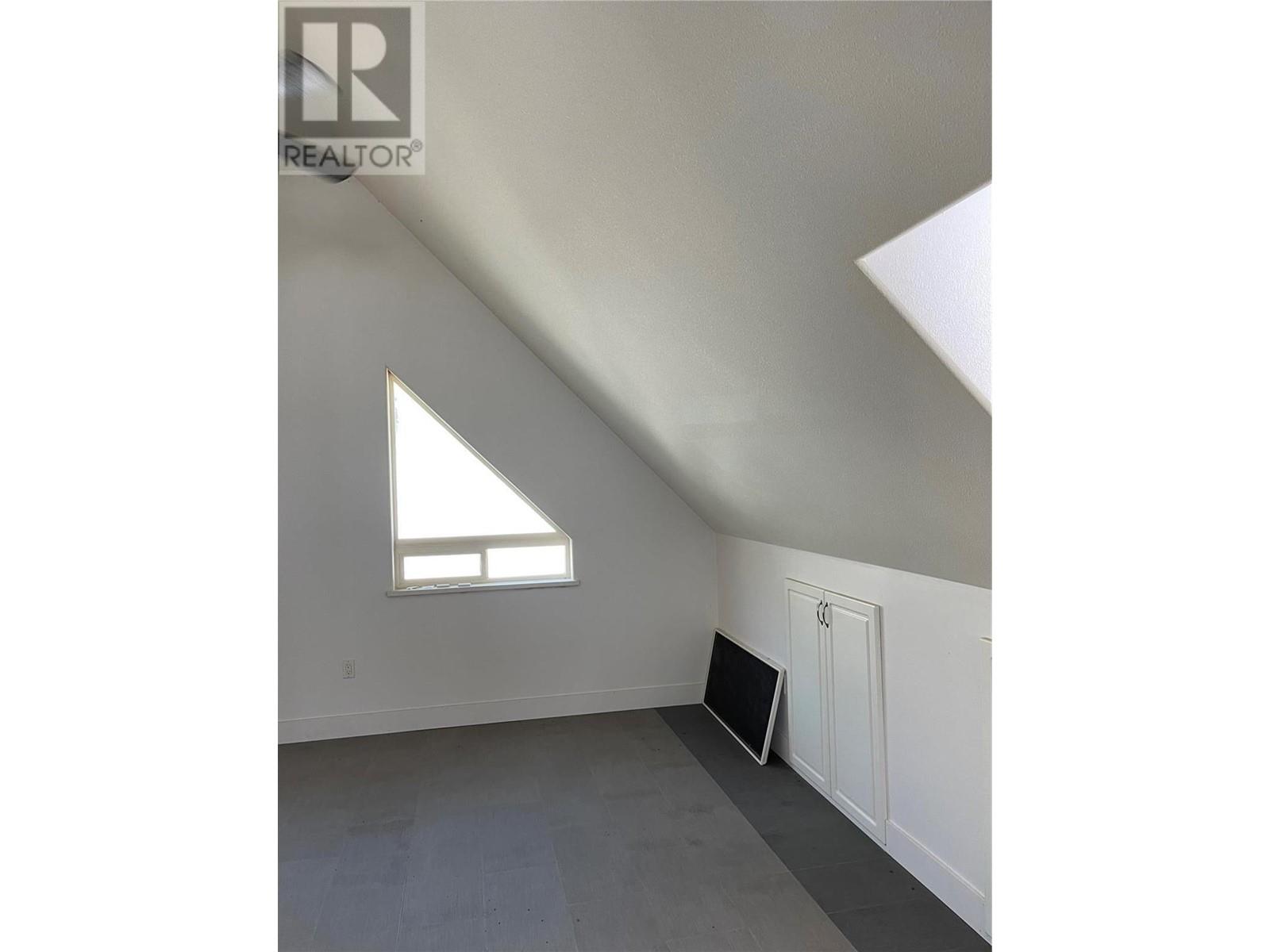 5763 Ponderosa Road, Falkland