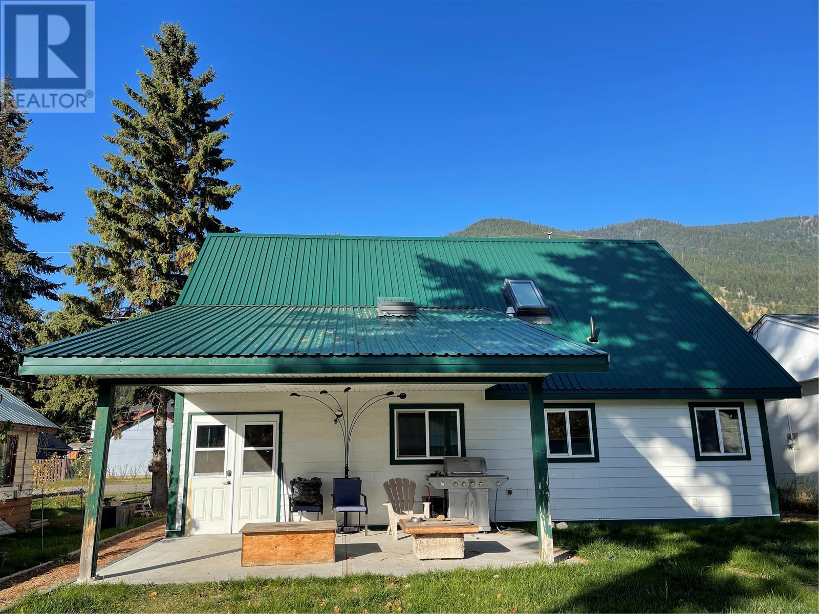 5763 Ponderosa Road, Falkland