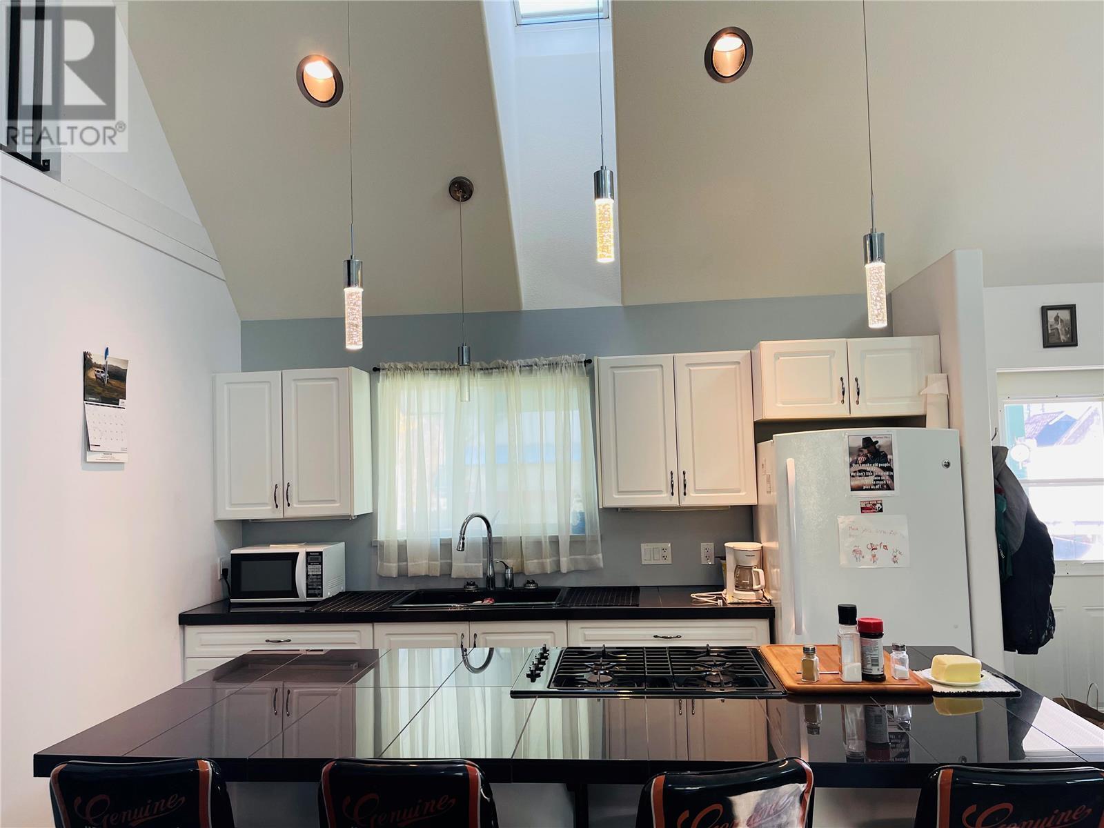 5763 Ponderosa Road, Falkland