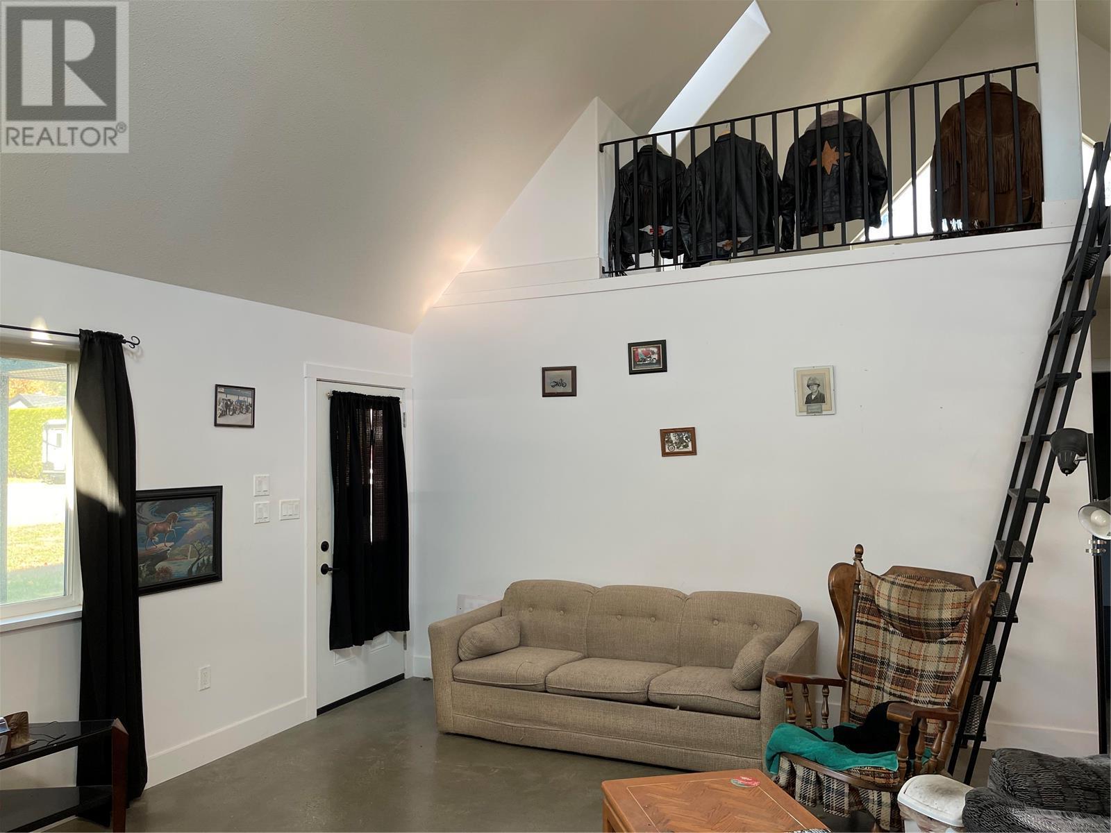 5763 Ponderosa Road, Falkland