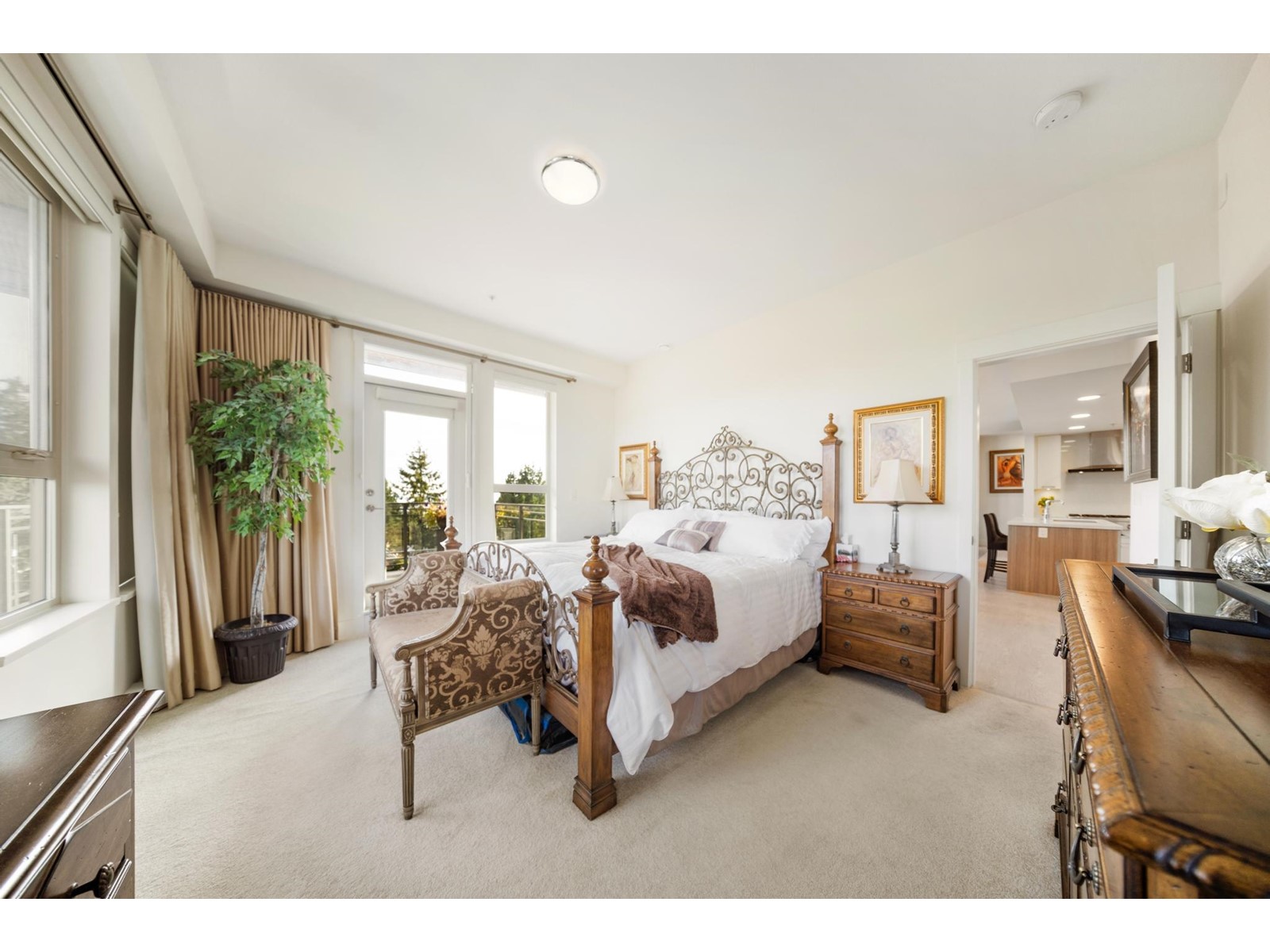 503 14022 NORTH BLUFF RD ROAD, White Rock real estate listing R2953661