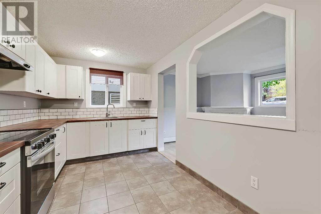 Single Family House for Sale in    Avenue SW Sunalta Calgary 