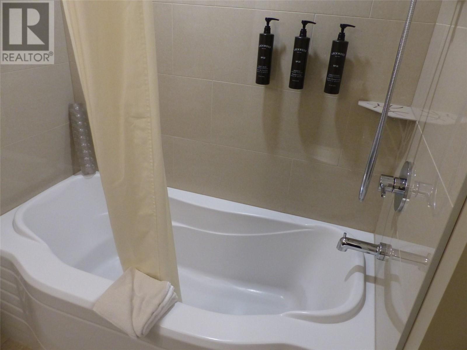 13011 Lakeshore Drive S Unit# 120, Summerland