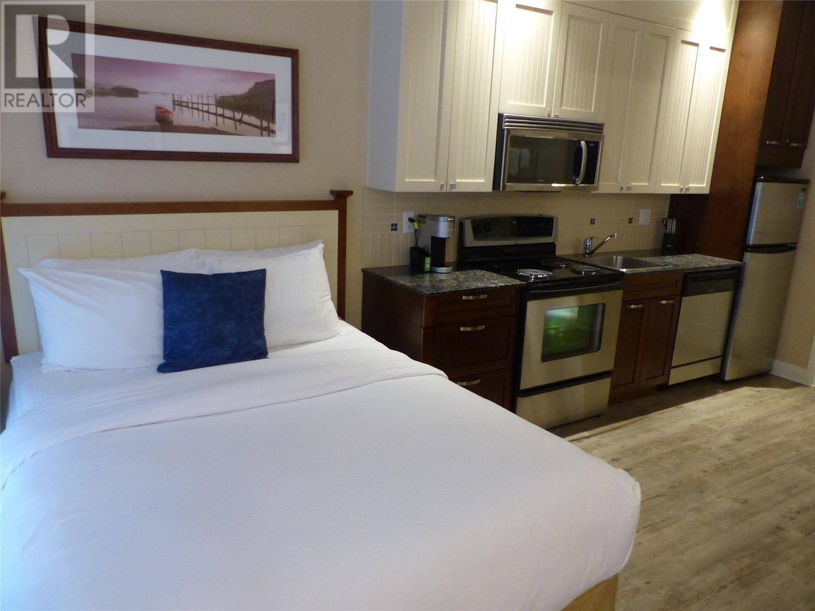 13011 Lakeshore Drive S Unit# 120, Summerland