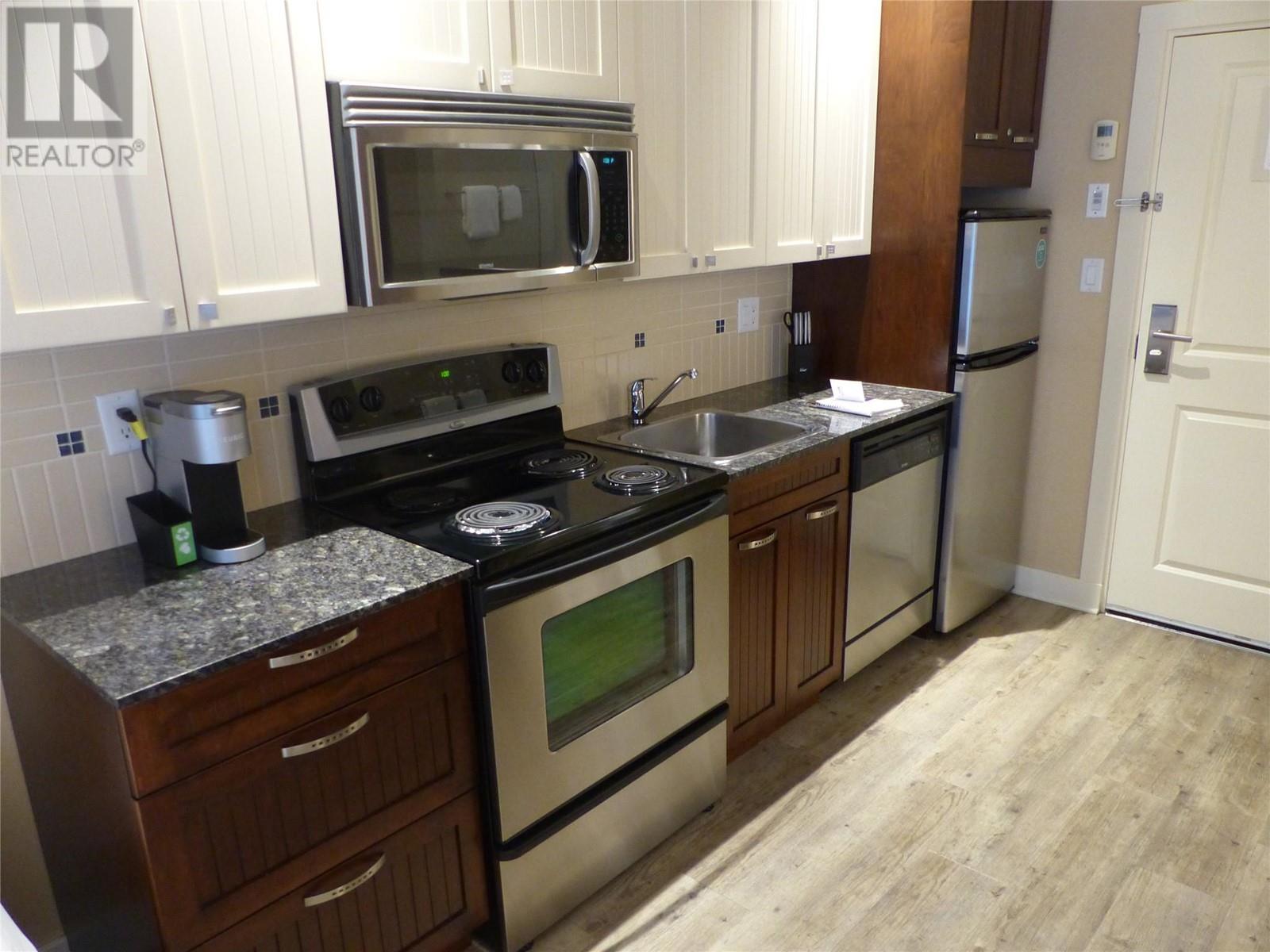 13011 Lakeshore Drive S Unit# 120, Summerland
