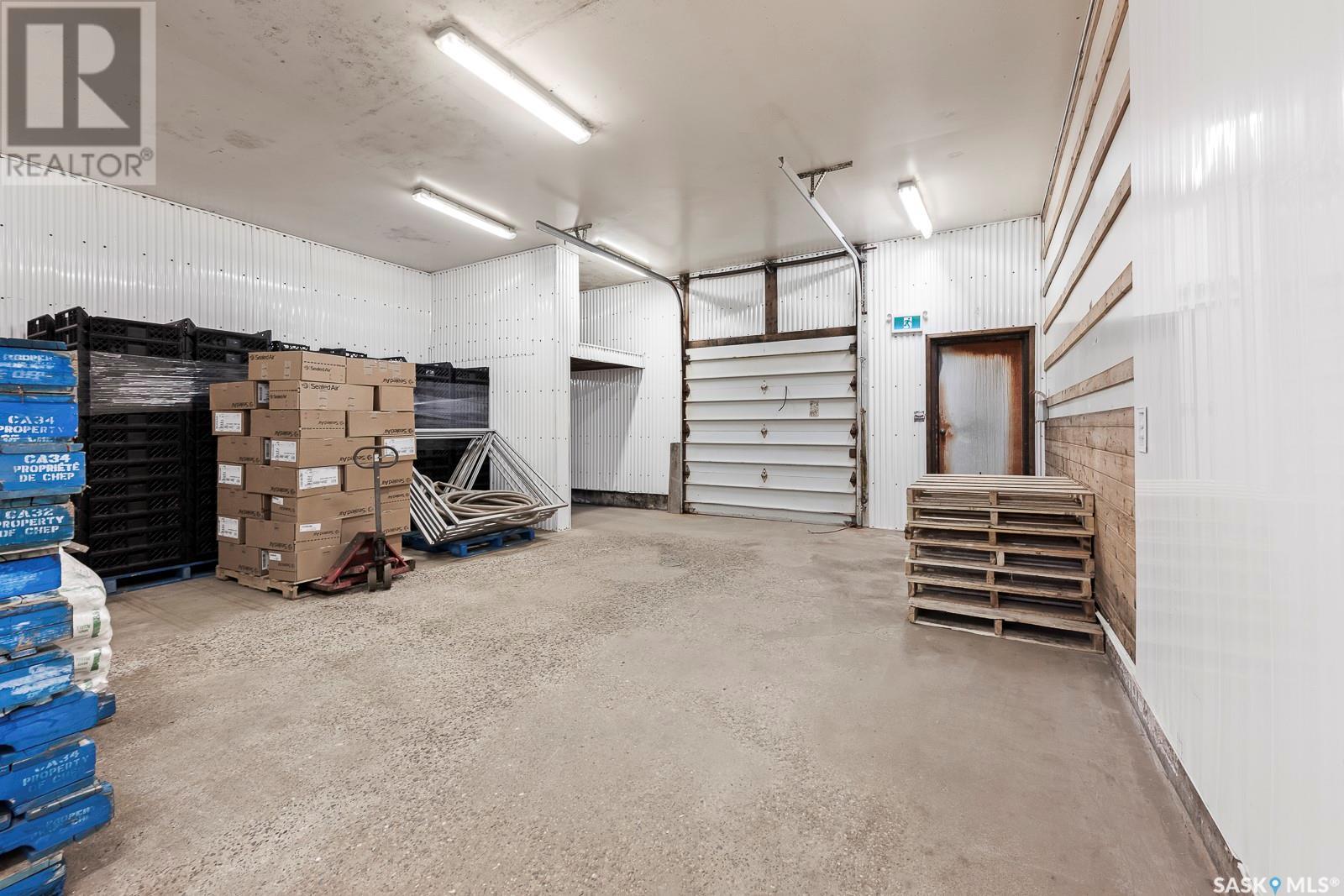Photo 14 of 215 River Street, Lumsden SK