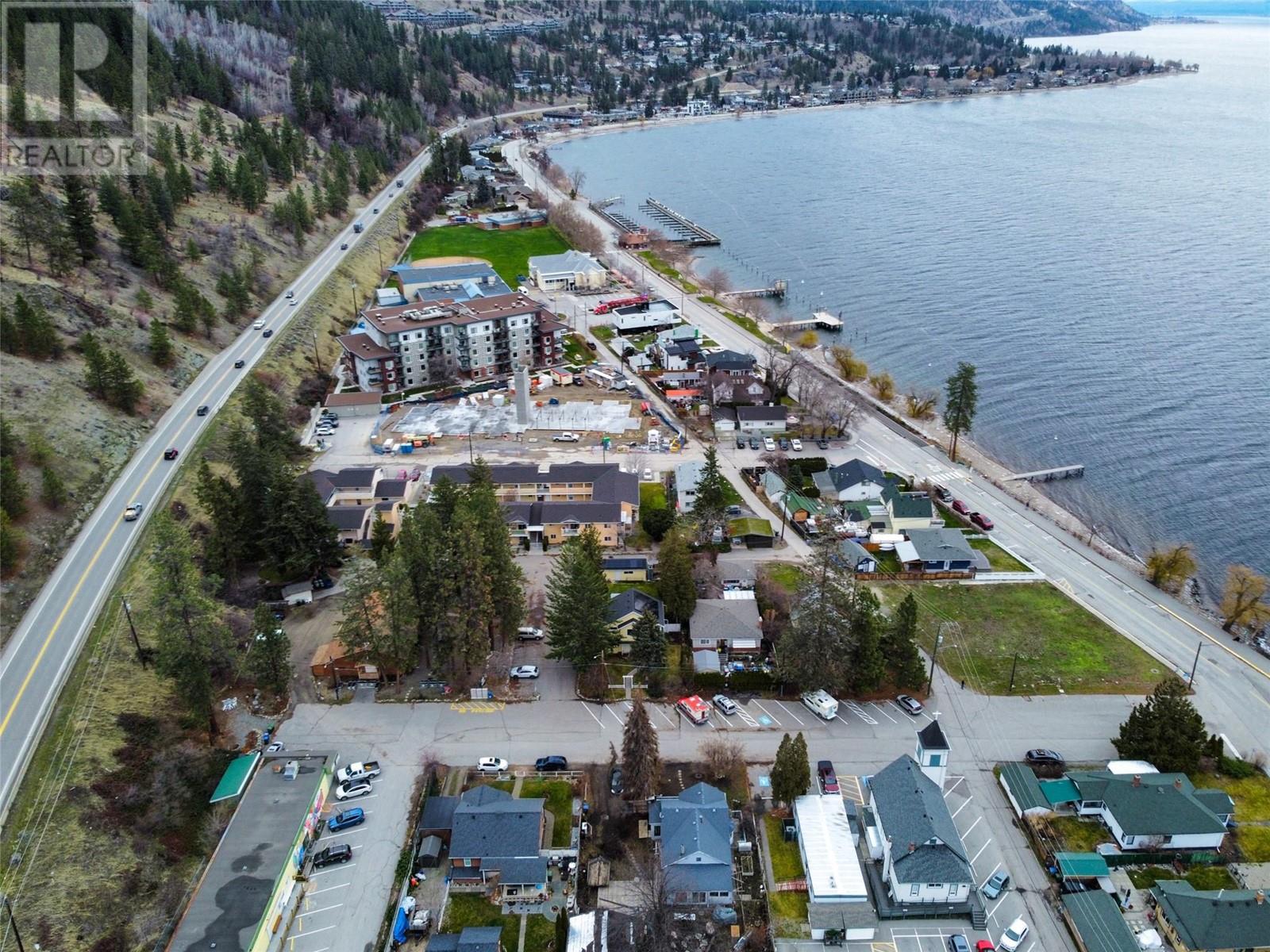  4416 4th Street, Peachland