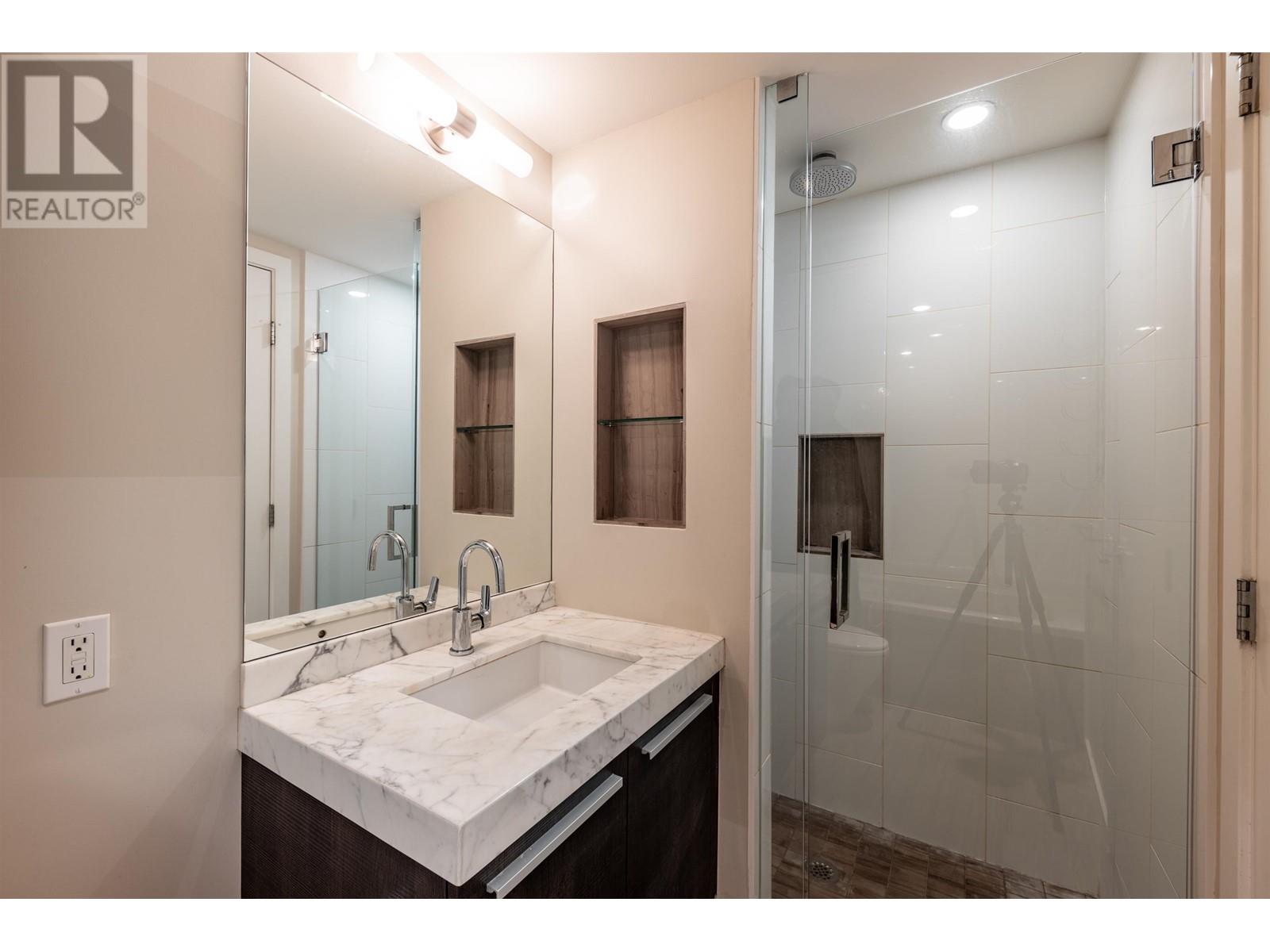 2707 1351 CONTINENTAL STREET, Vancouver