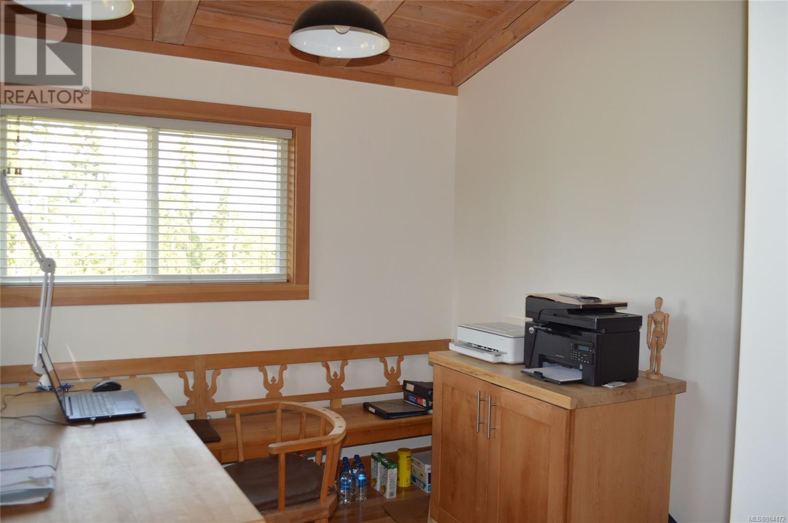 DL315 Kenny Point, Port Hardy