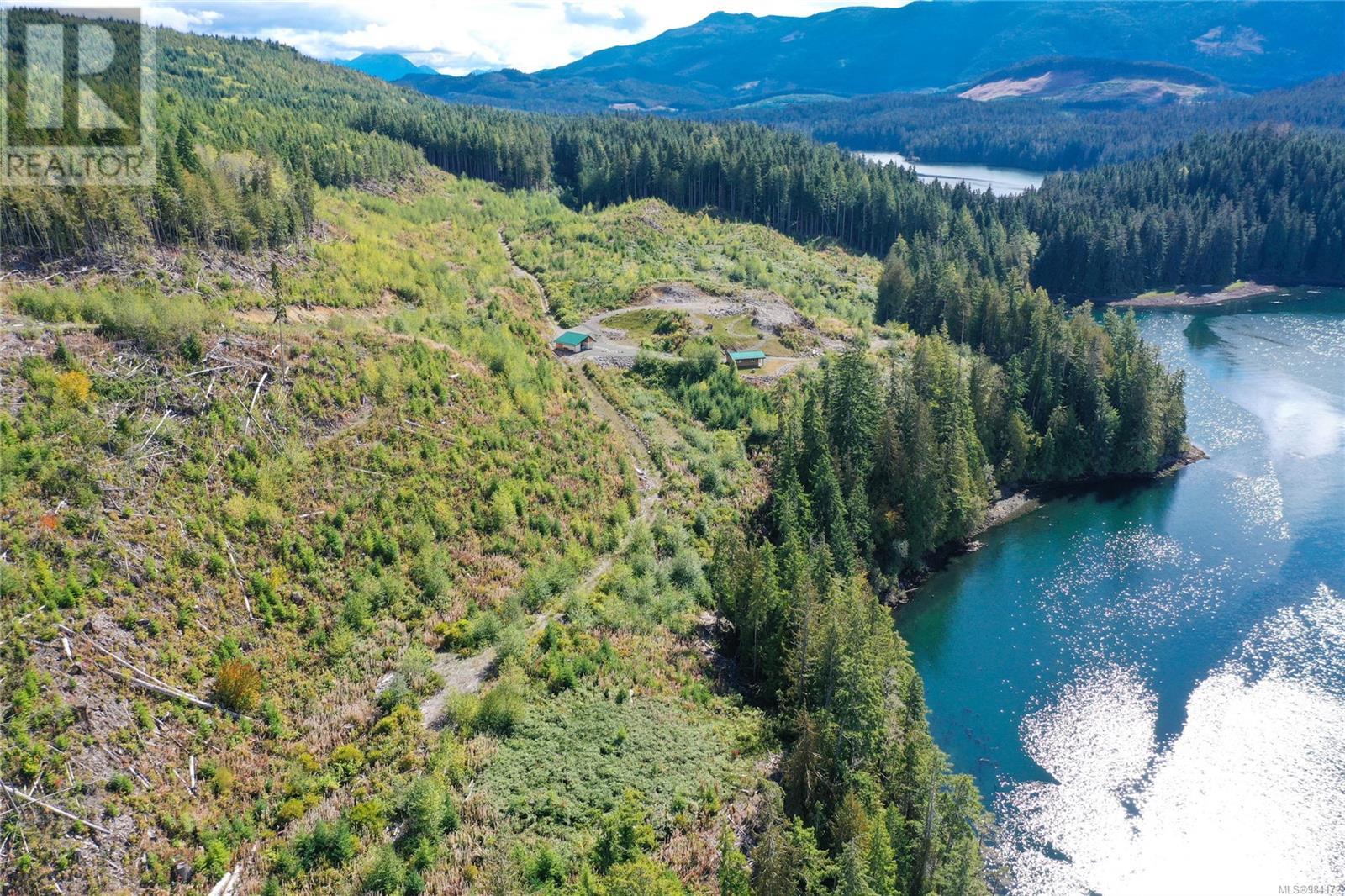 DL315 Kenny Point, Port Hardy