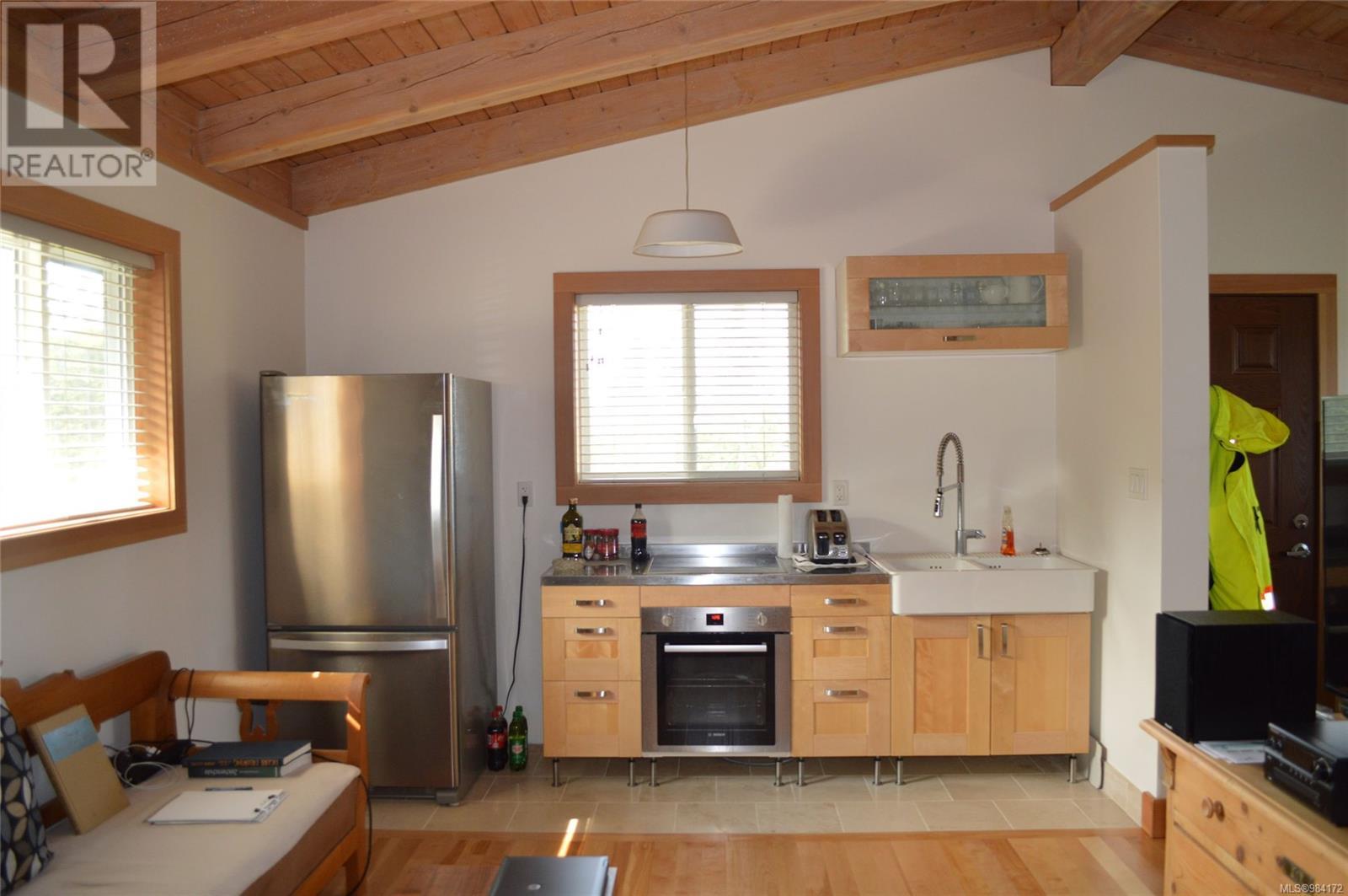 DL315 Kenny Point, Port Hardy