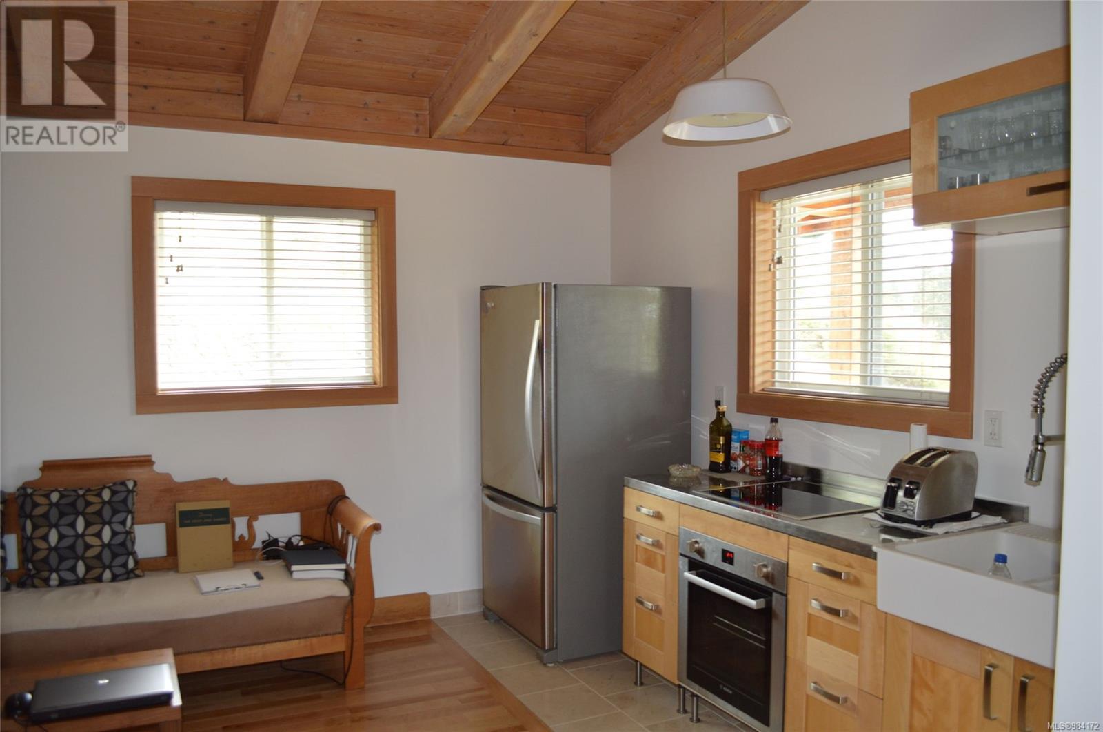 DL315 Kenny Point, Port Hardy