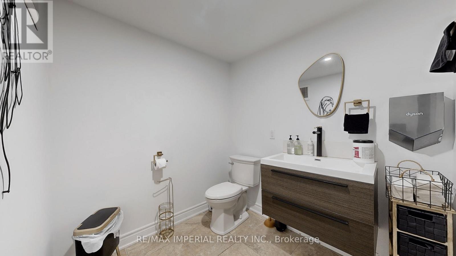 Photo 14 of Room 1 2 156 Main Unionville Street, Markham ON