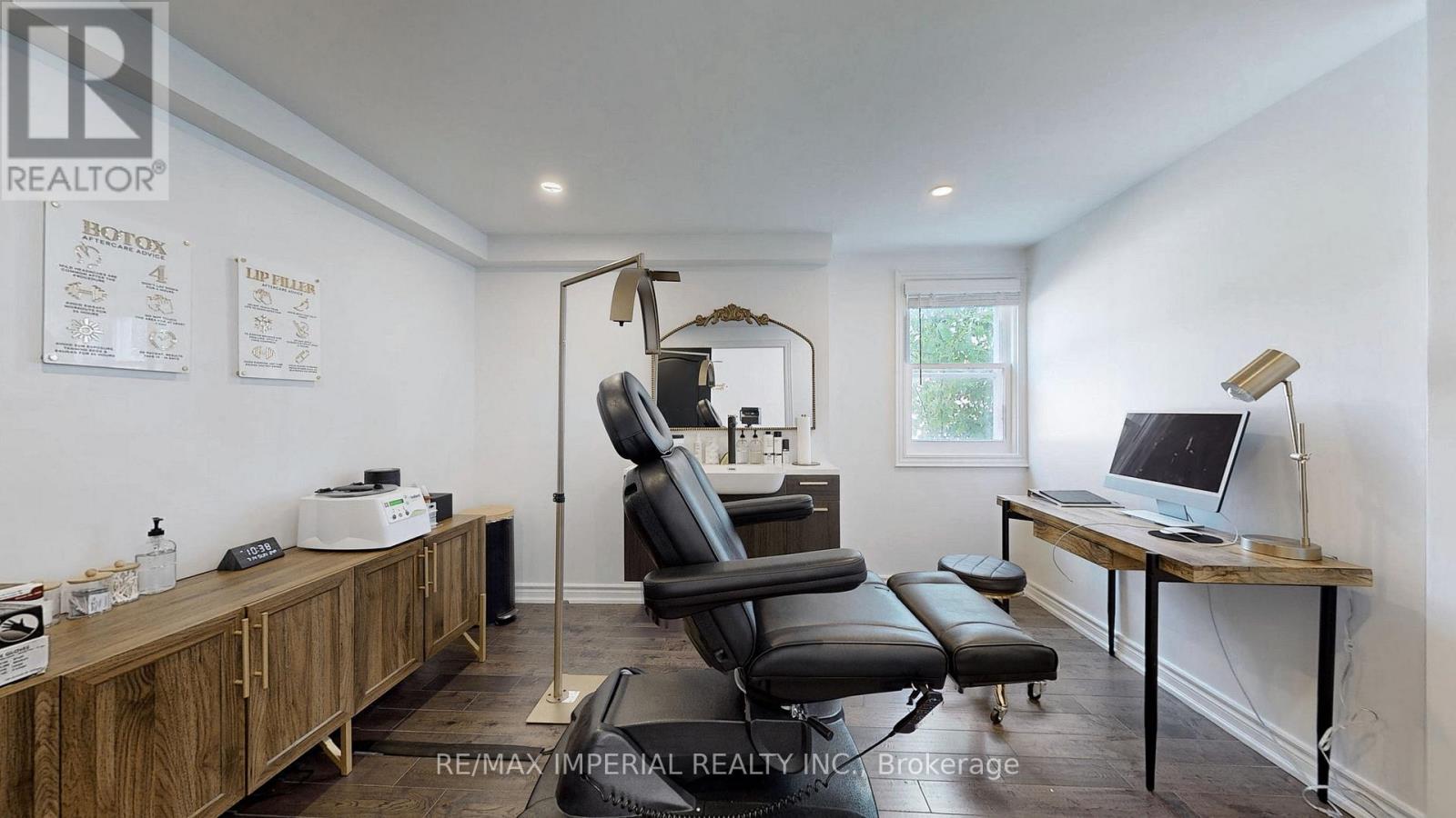 Photo 6 of Room 1 2 156 Main Unionville Street, Markham ON