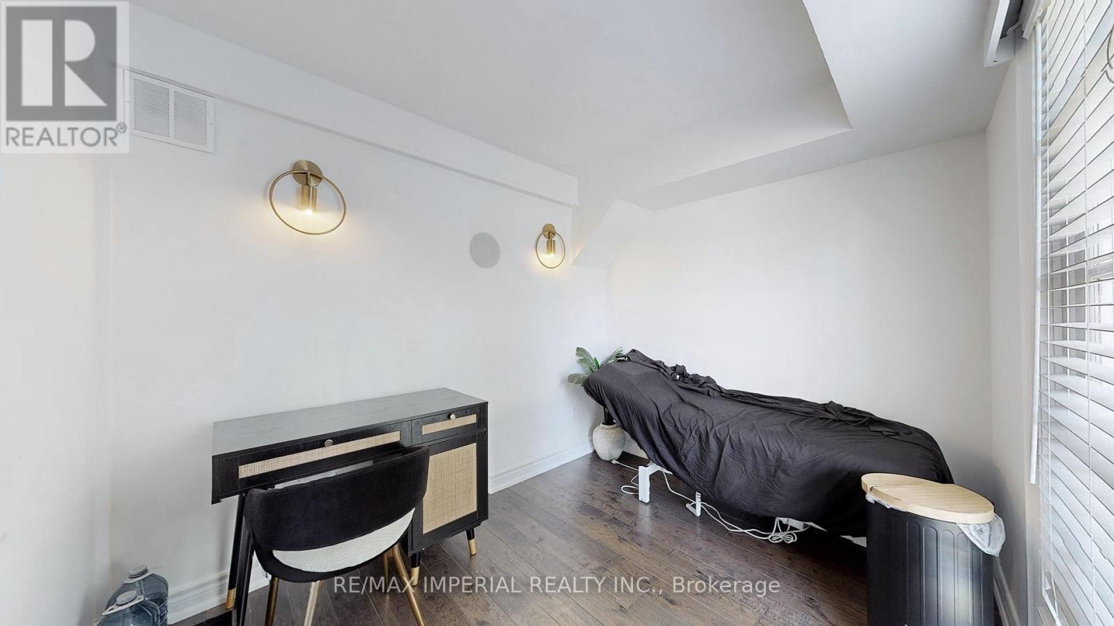 Photo 7 of Room 1 2 156 Main Unionville Street, Markham ON