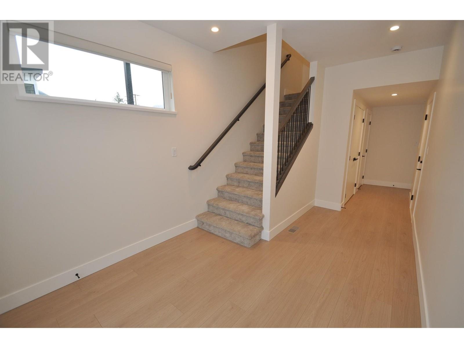 910 LAKESIDE Drive Unit# 107, Nelson