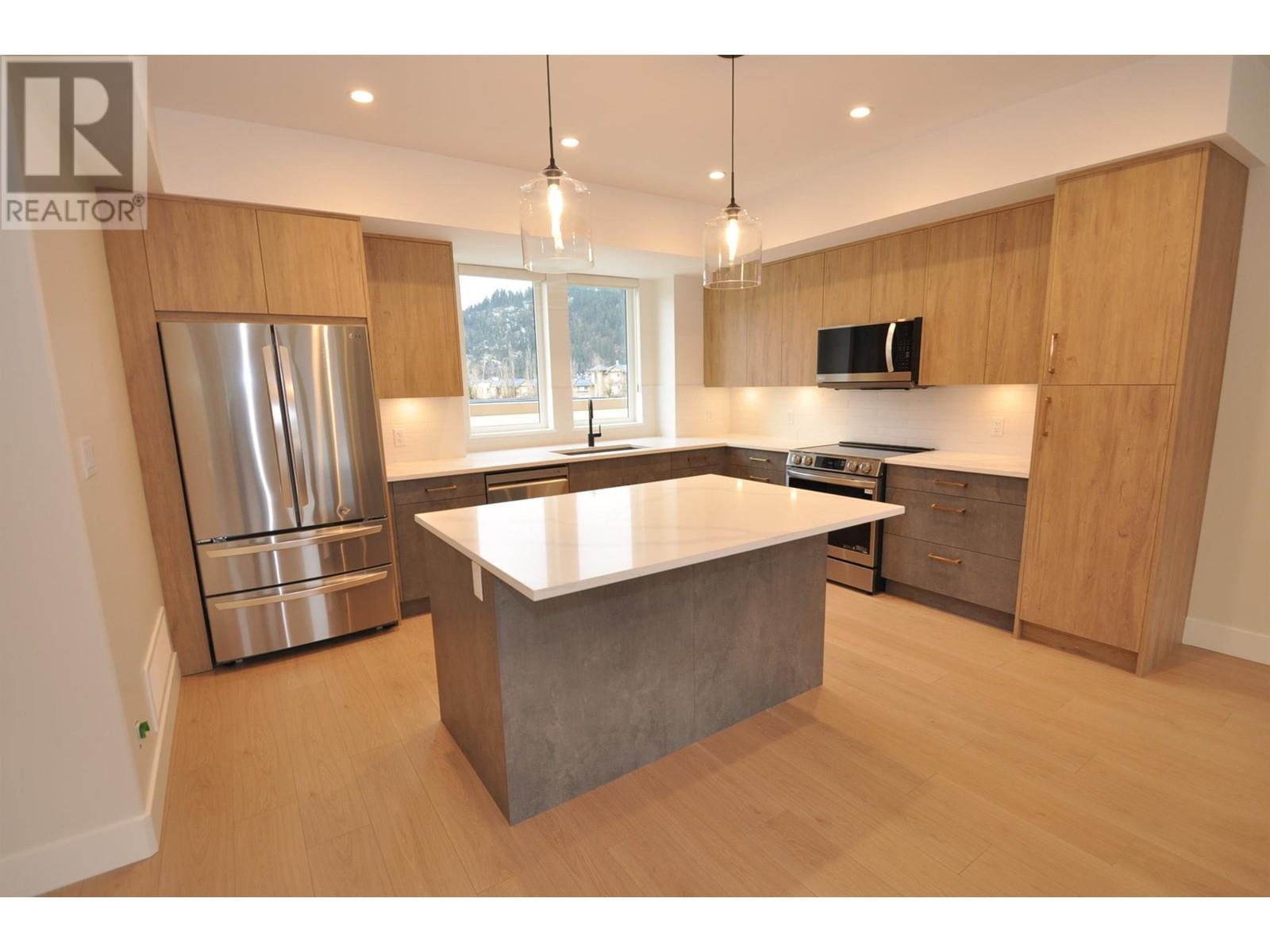 910 LAKESIDE Drive Unit# 107, Nelson