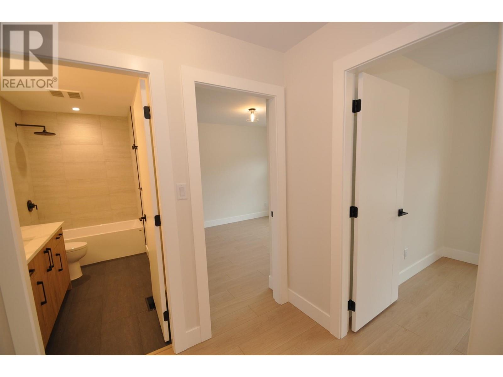 910 LAKESIDE Drive Unit# 107, Nelson
