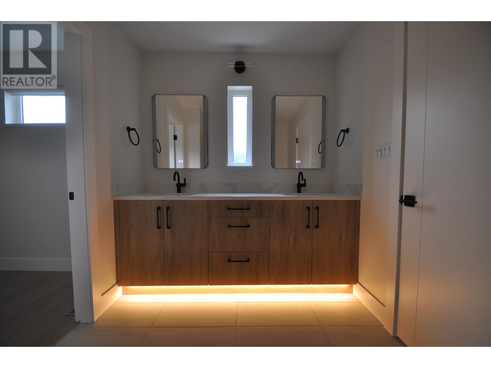 910 LAKESIDE Drive Unit# 107, Nelson