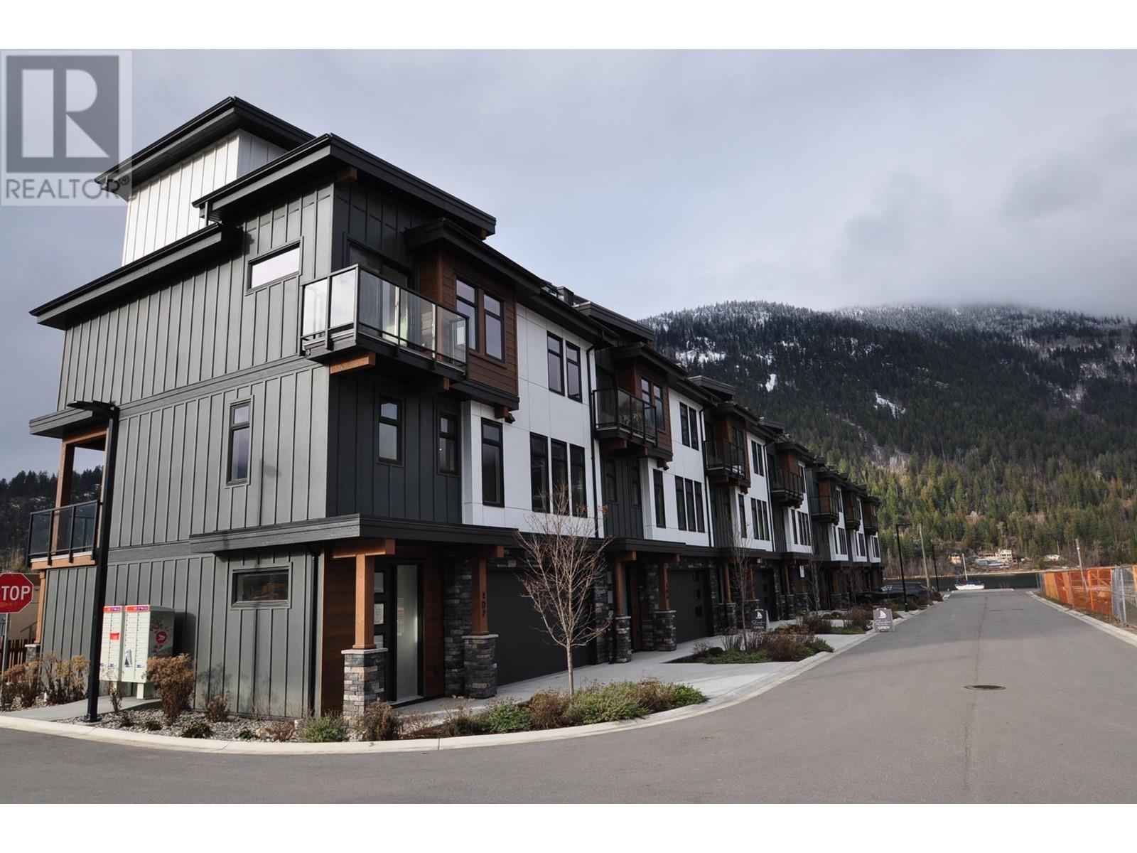 910 LAKESIDE Drive Unit# 107, Nelson