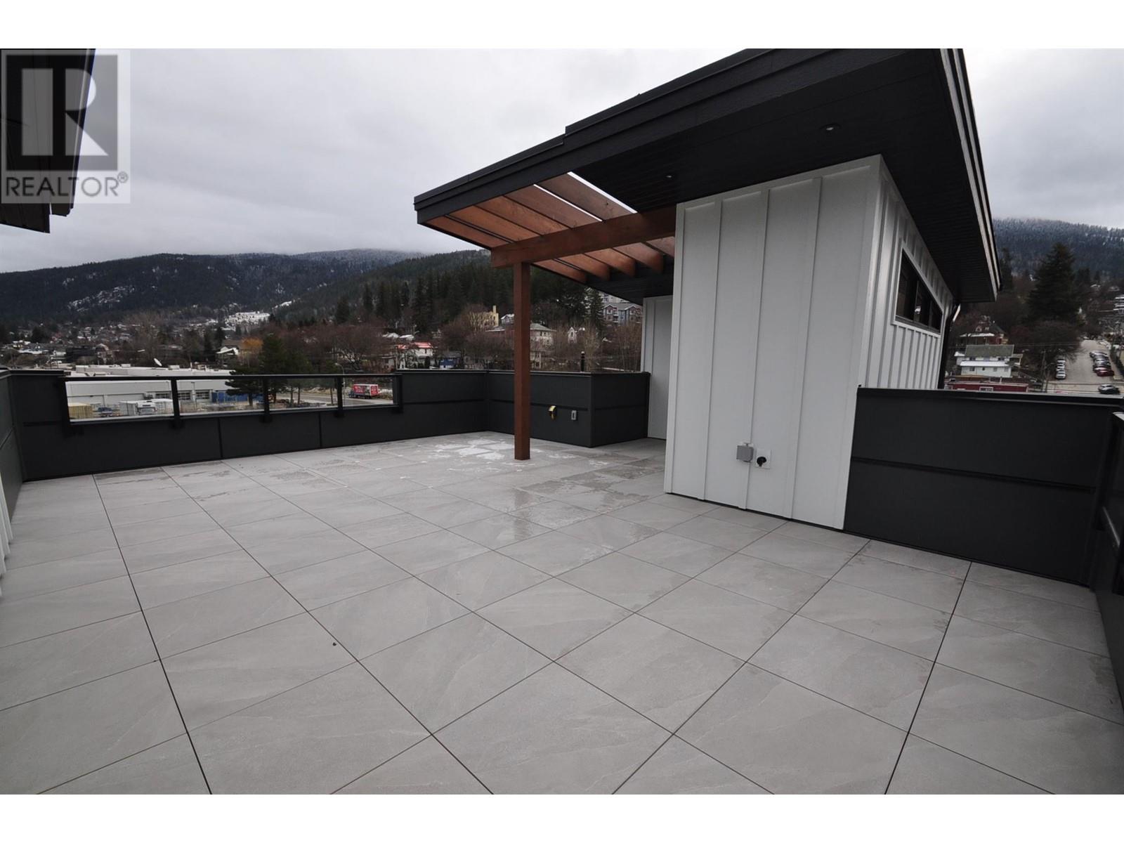 910 LAKESIDE Drive Unit# 107, Nelson
