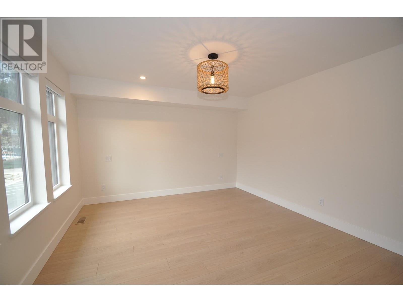 910 LAKESIDE Drive Unit# 107, Nelson