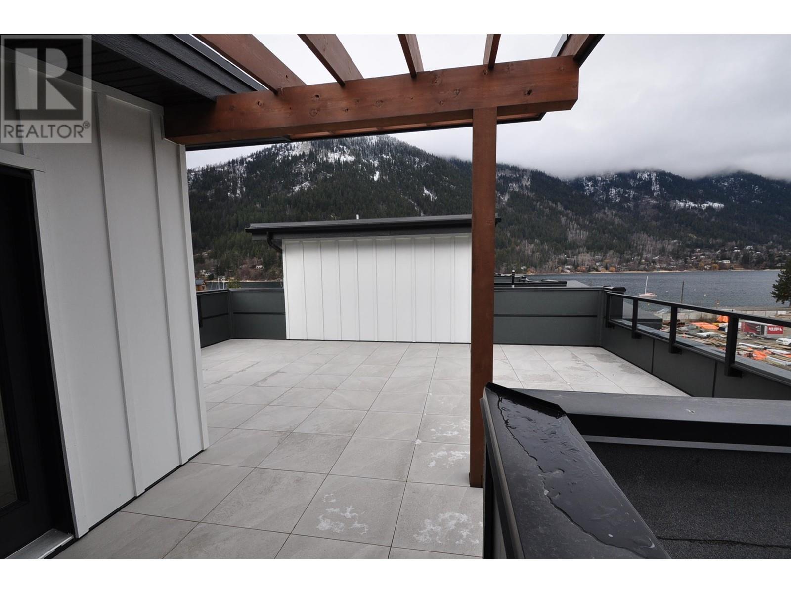 910 LAKESIDE Drive Unit# 107, Nelson