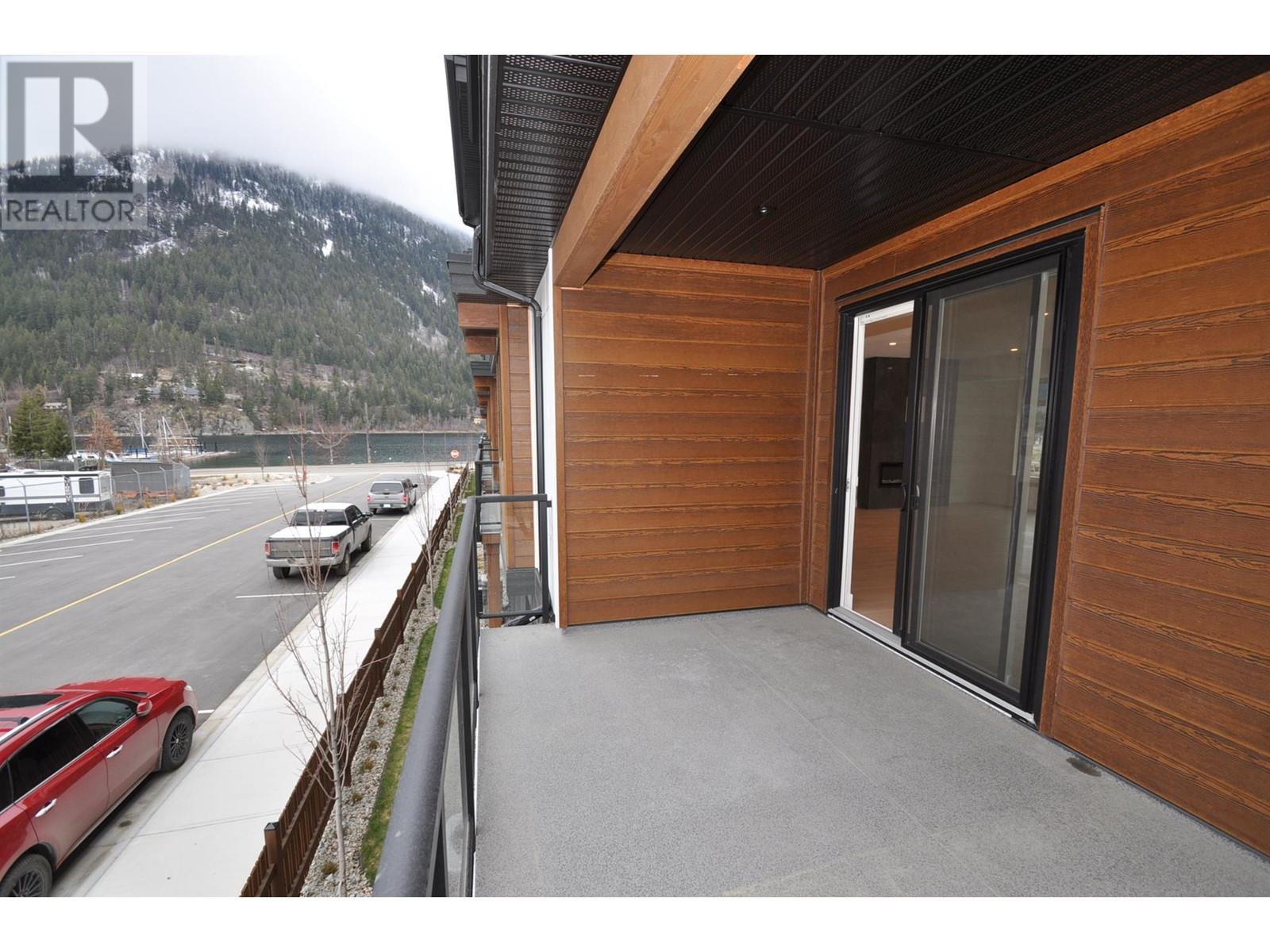 910 LAKESIDE Drive Unit# 107, Nelson