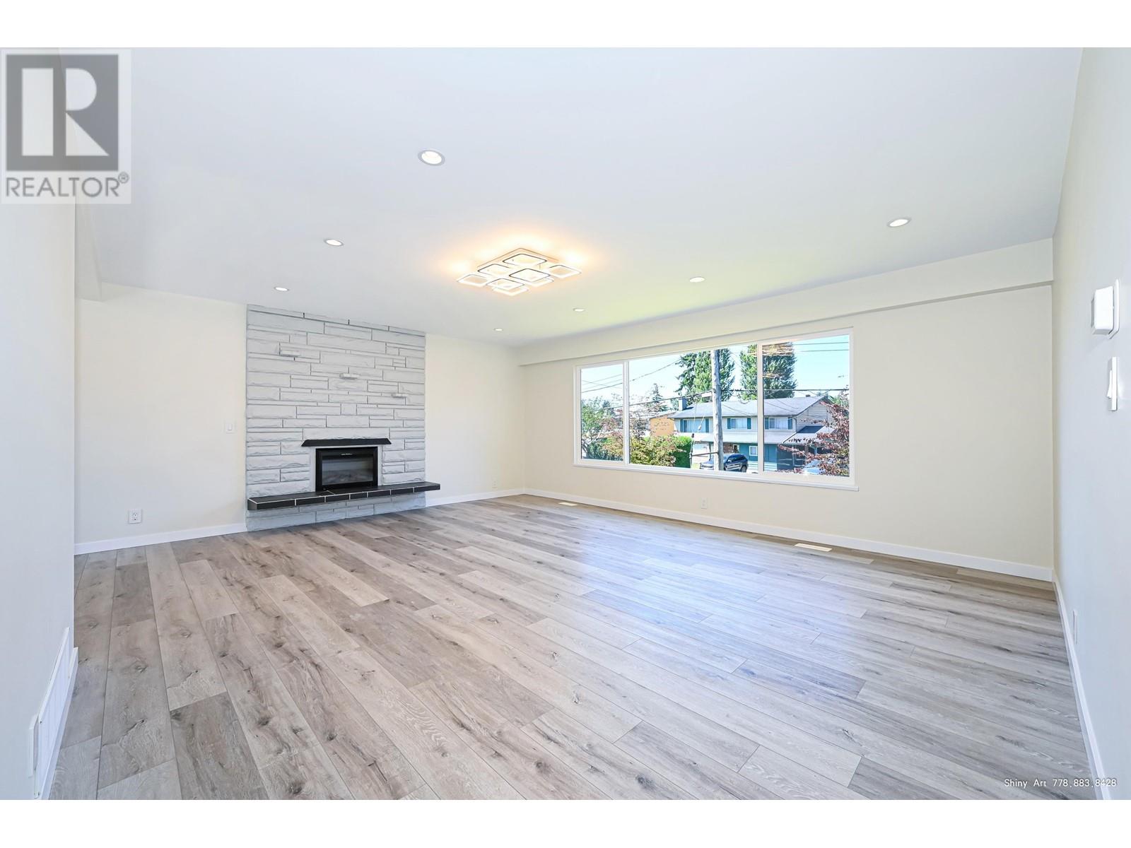 5546 MAPLE CRESCENT, Delta real estate listing R2955027