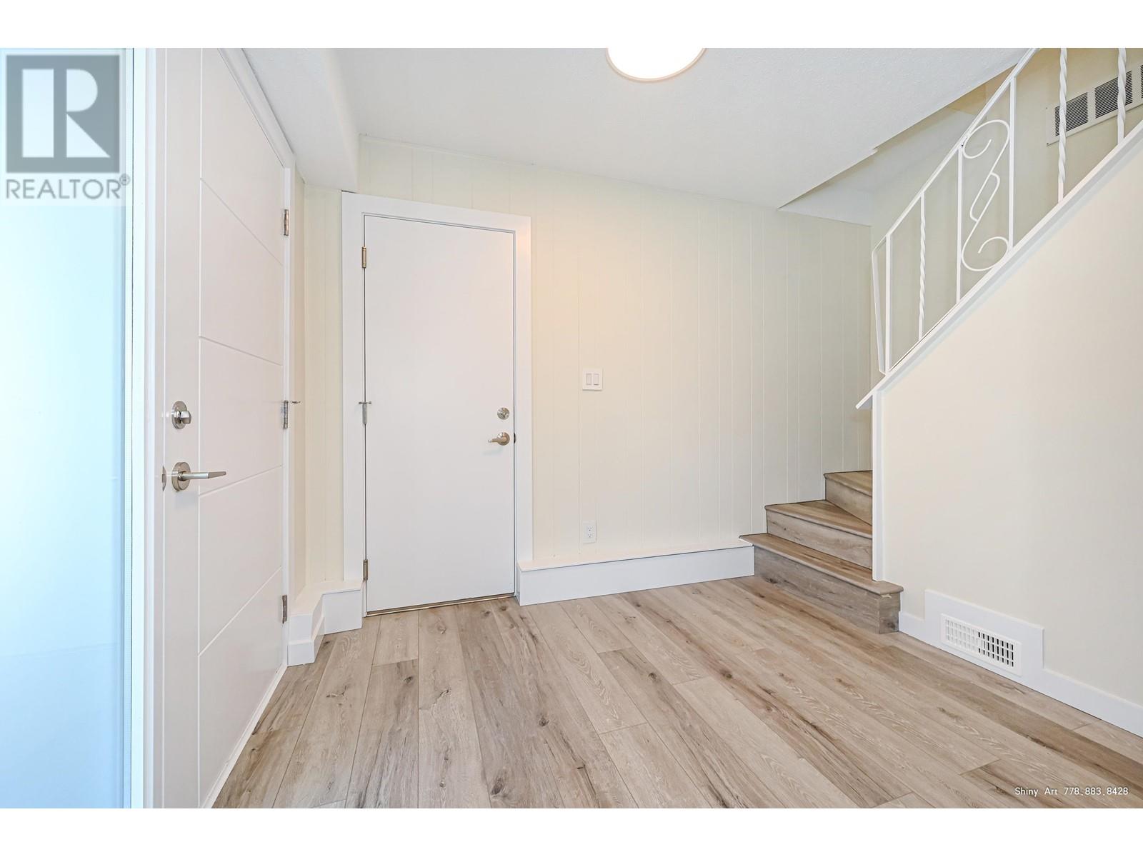5546 MAPLE CRESCENT, Delta real estate listing R2955027