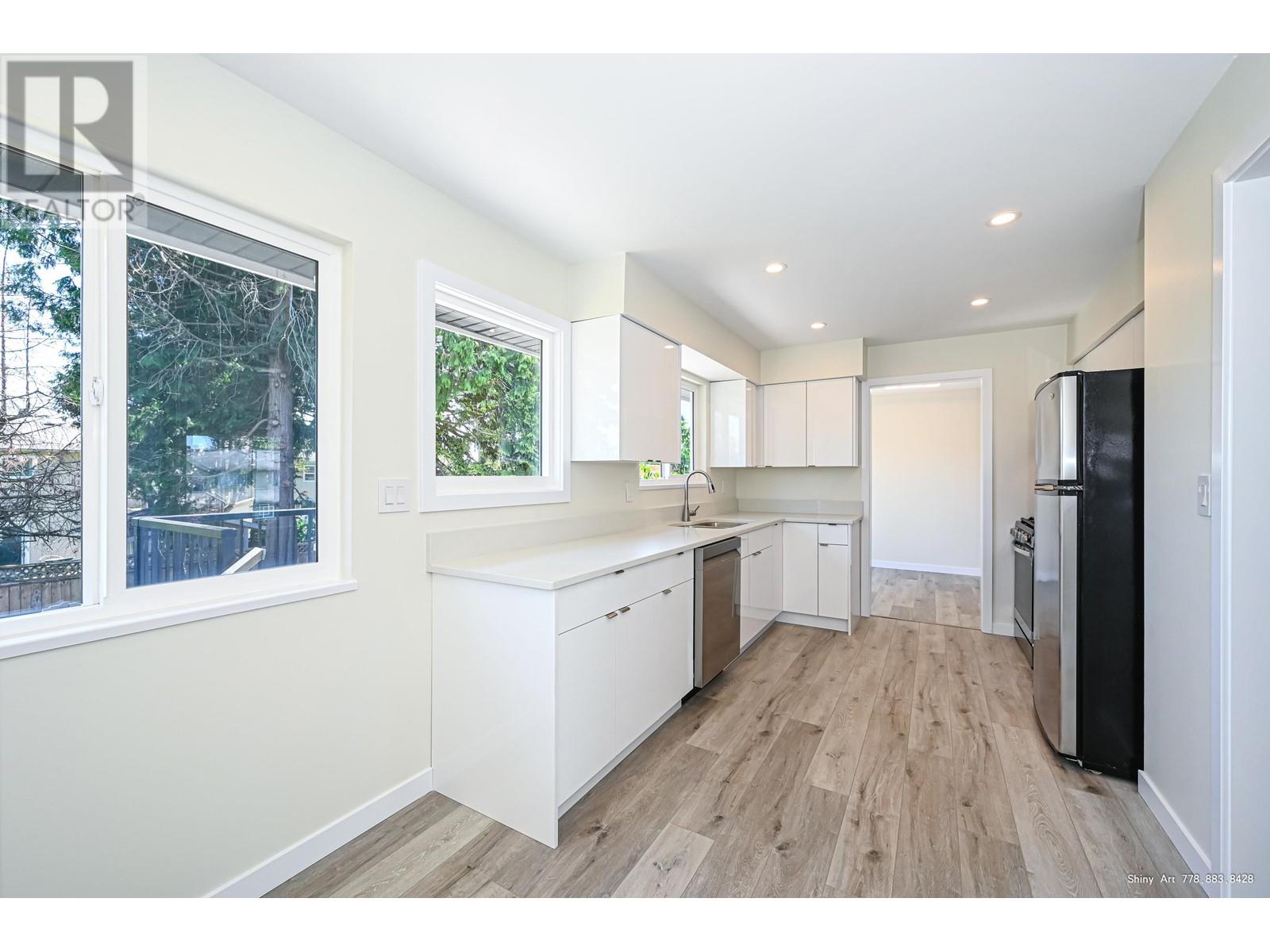5546 MAPLE CRESCENT, Delta real estate listing R2955027